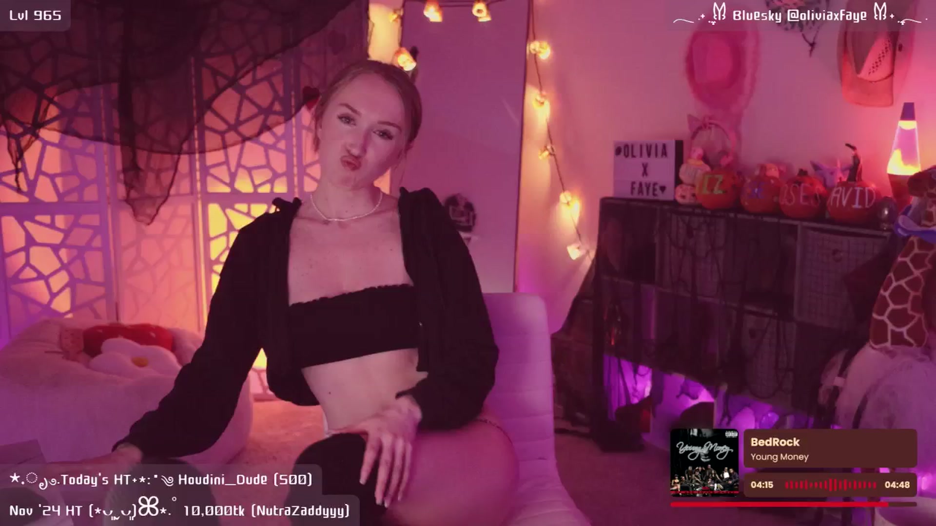 Gallery image thumbnail from OliviaxFaye's myfreecams stream on, 11/21/2024, 06:49 image 7 of 20