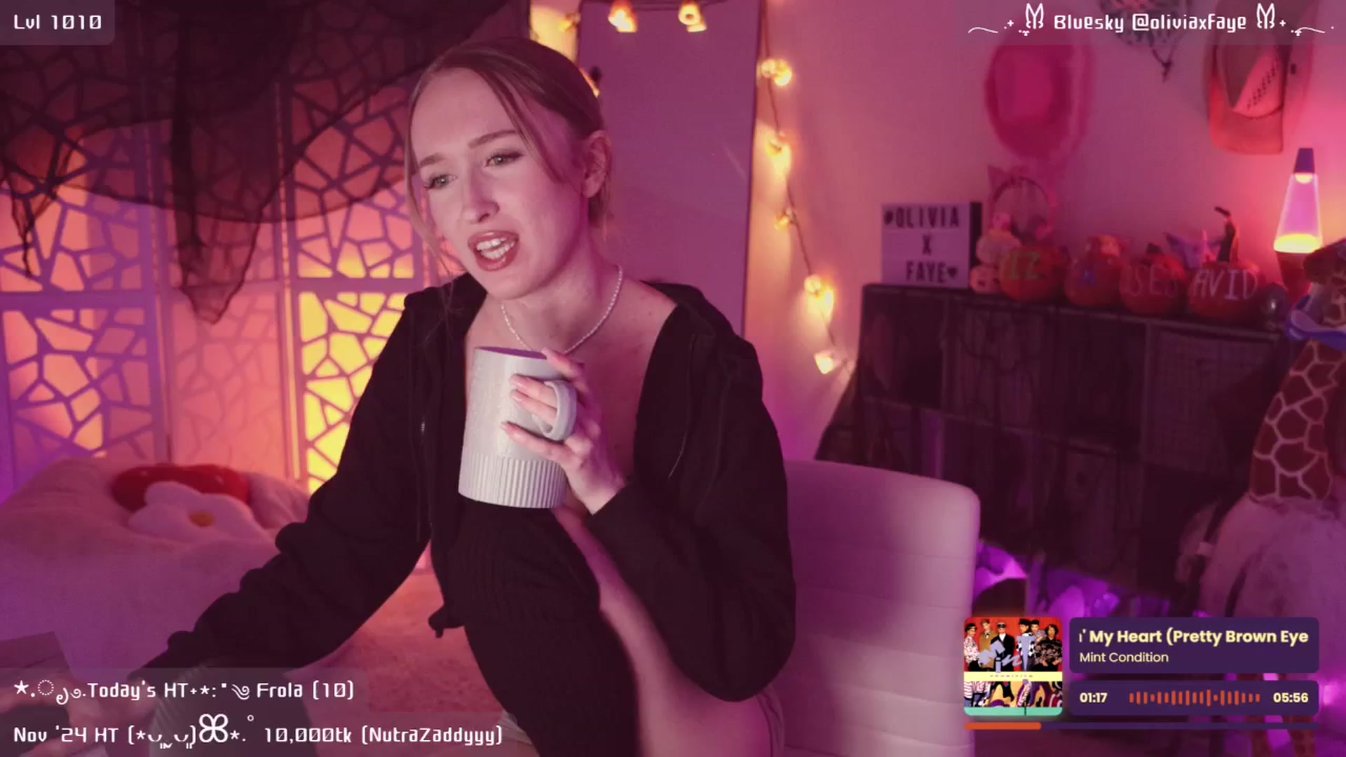 Gallery image thumbnail from OliviaxFaye's myfreecams stream on, 11/21/2024, 06:49 image 2 of 20