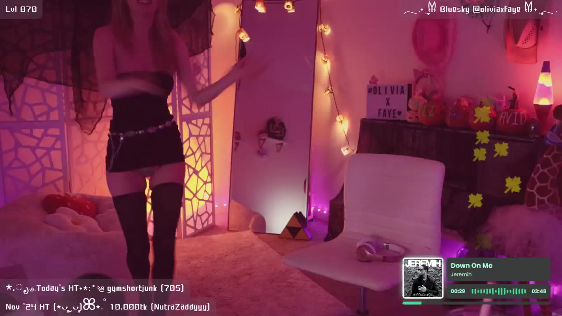 Gallery image thumbnail from OliviaxFaye's myfreecams stream on, 11/23/2024, 06:16 image 5 of 20