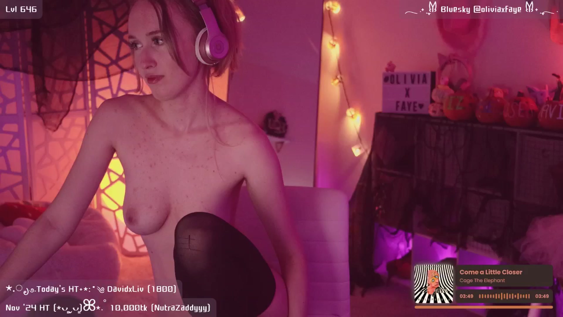Gallery image thumbnail from OliviaxFaye's myfreecams stream on, 11/23/2024, 06:16 image 19 of 20