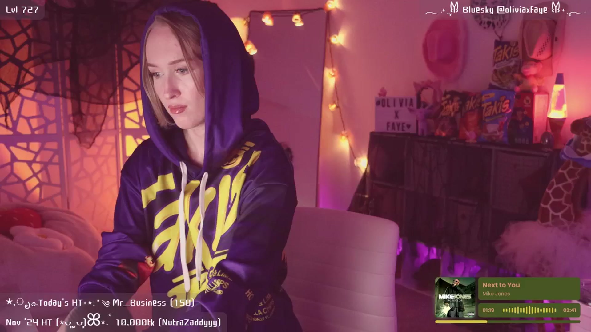 Gallery image thumbnail from OliviaxFaye's myfreecams stream on, 11/26/2024, 05:16 image 4 of 20