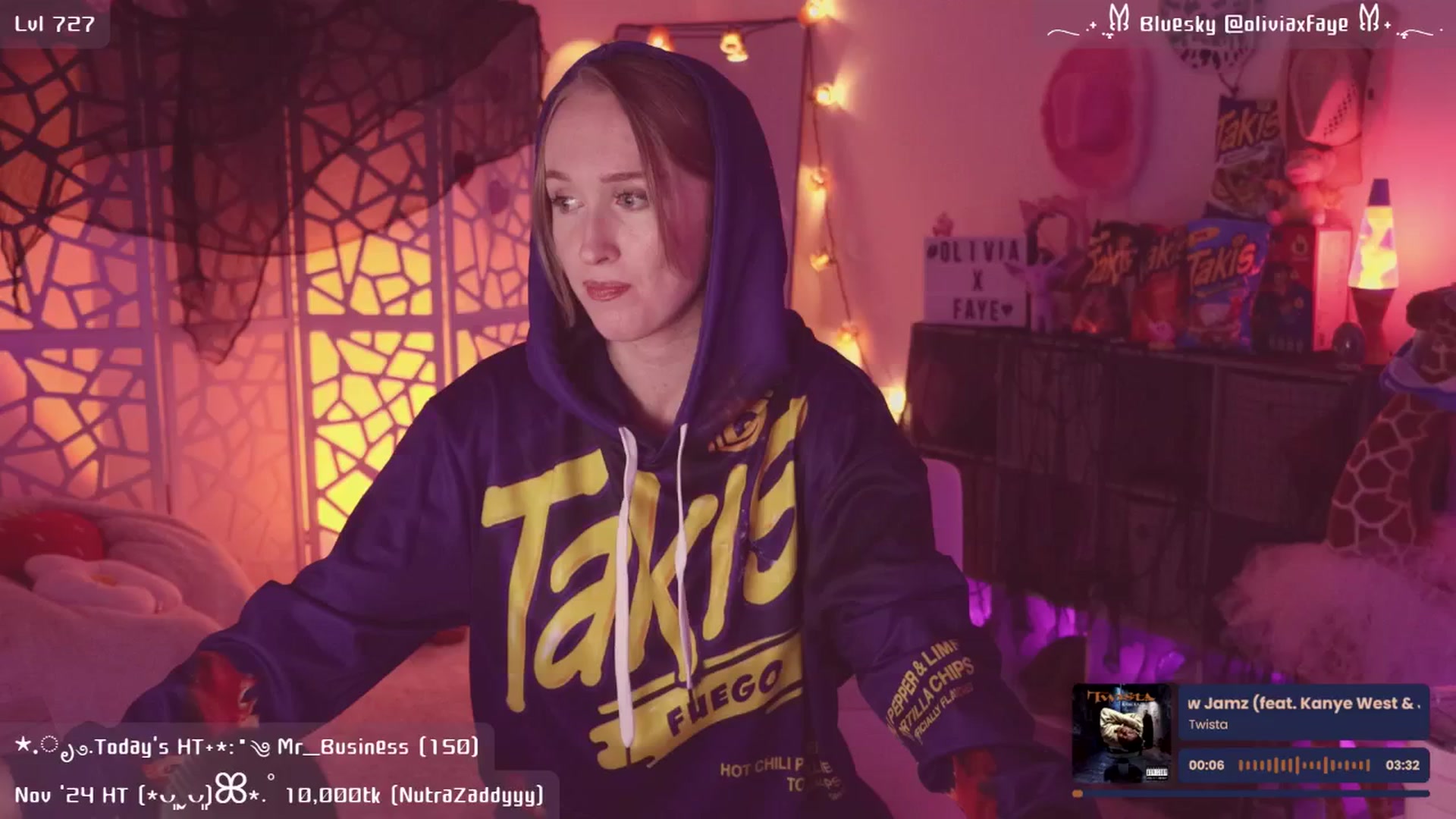 Gallery image thumbnail from OliviaxFaye's myfreecams stream on, 11/26/2024, 05:16 image 7 of 20