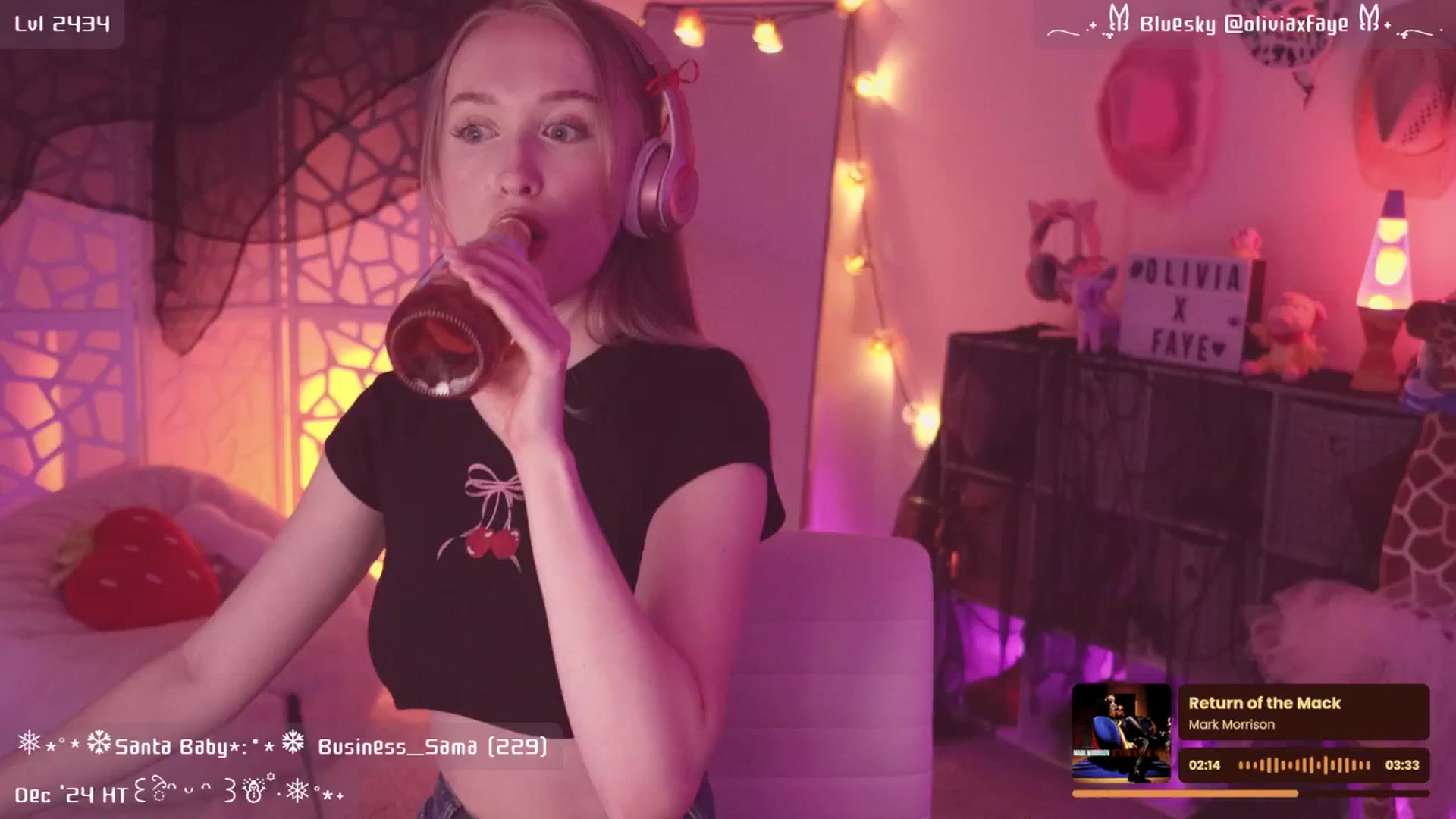 Gallery image thumbnail from OliviaxFaye's myfreecams stream on, 12/03/2024, 07:15 image 9 of 20