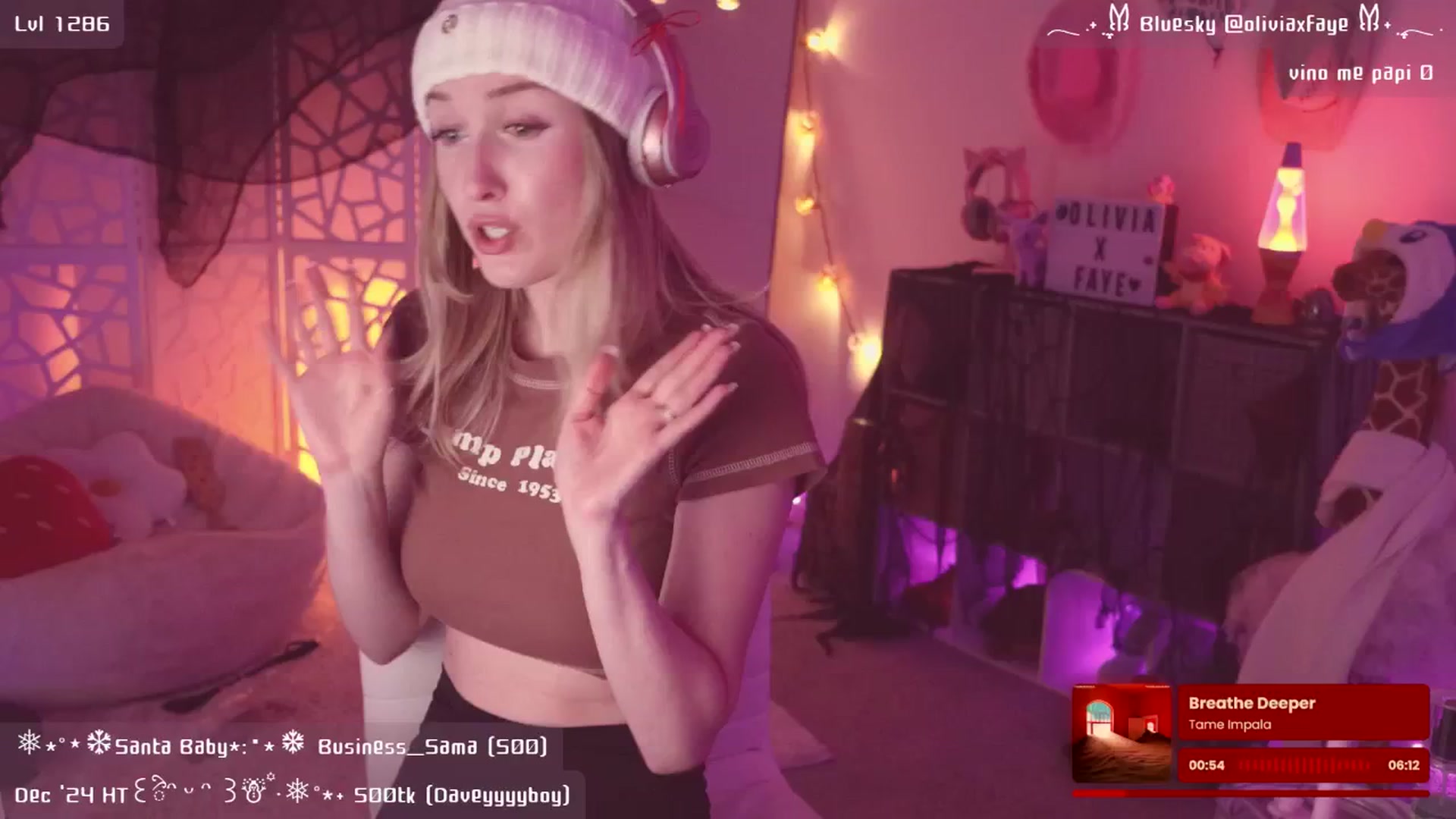 Gallery image thumbnail from OliviaxFaye's myfreecams stream on, 12/05/2024, 04:23 image 8 of 20