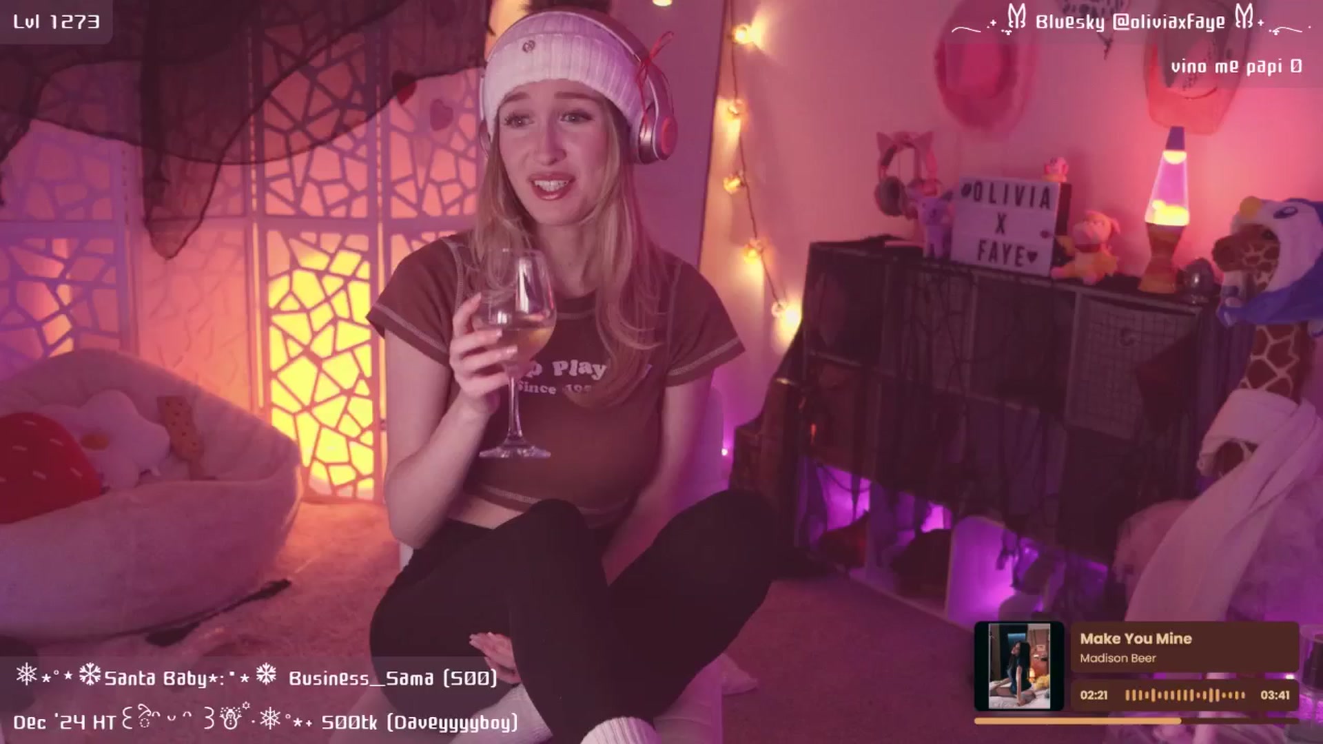 Gallery image thumbnail from OliviaxFaye's myfreecams stream on, 12/05/2024, 04:23 image 15 of 20