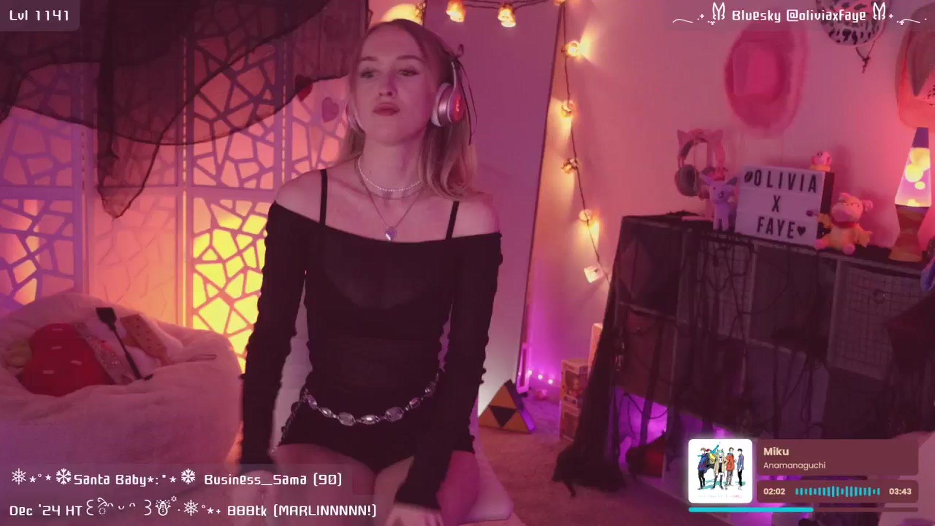 Gallery image thumbnail from OliviaxFaye's myfreecams stream on, 12/07/2024, 06:00 image 14 of 20