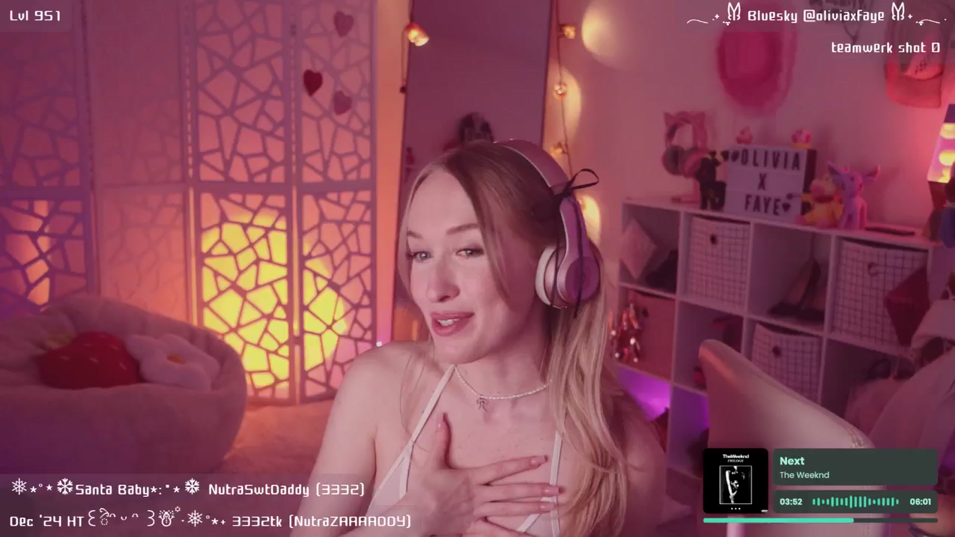 Gallery image thumbnail from OliviaxFaye's myfreecams stream on, 12/12/2024, 07:10 image 12 of 20