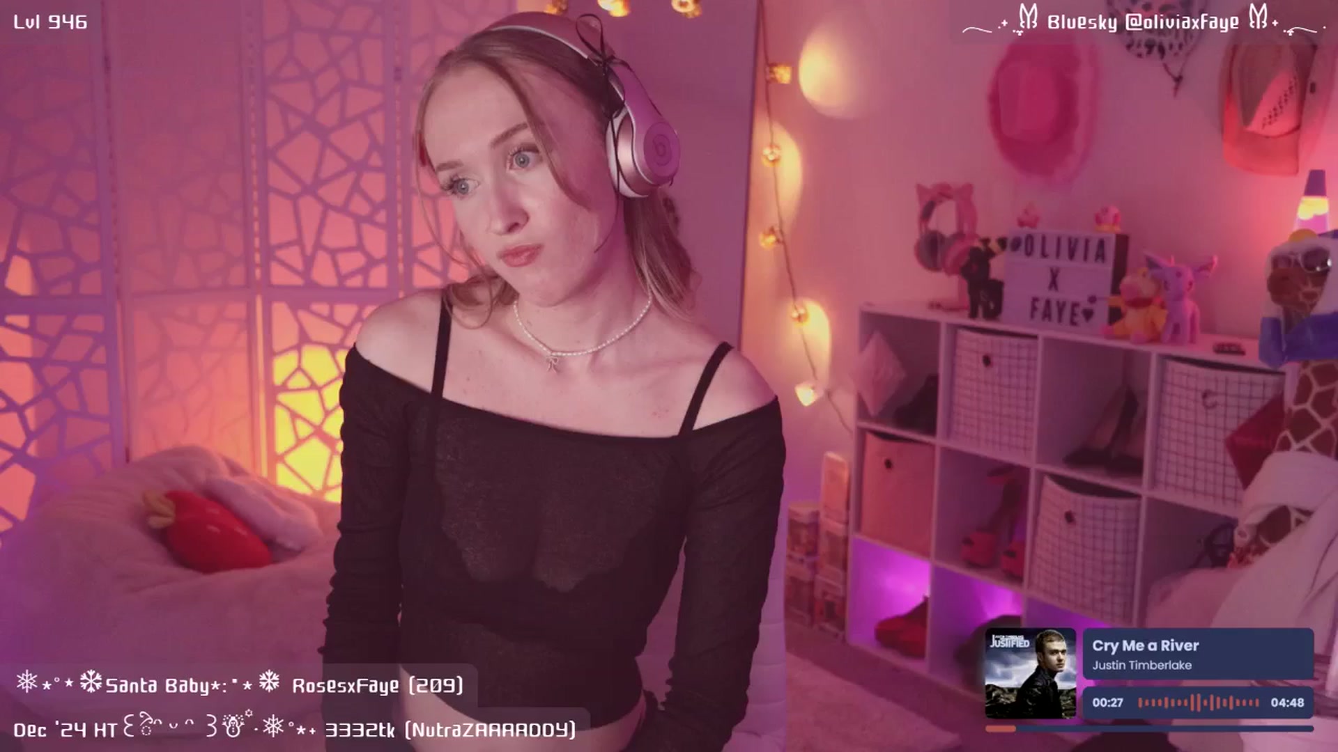Gallery image thumbnail from OliviaxFaye's myfreecams stream on, 12/14/2024, 07:49 image 11 of 20