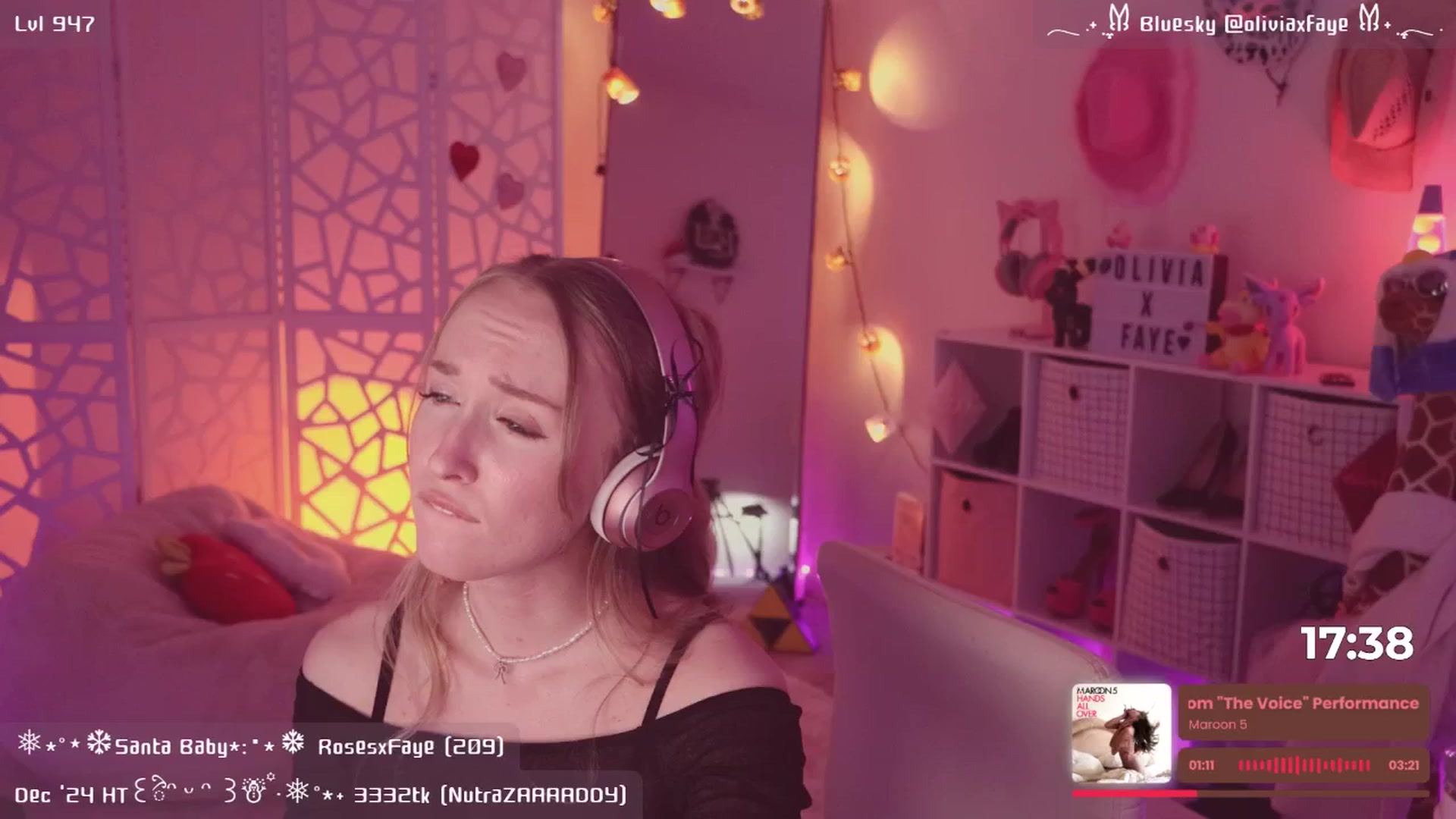 Gallery image thumbnail from OliviaxFaye's myfreecams stream on, 12/14/2024, 07:49 image 16 of 20