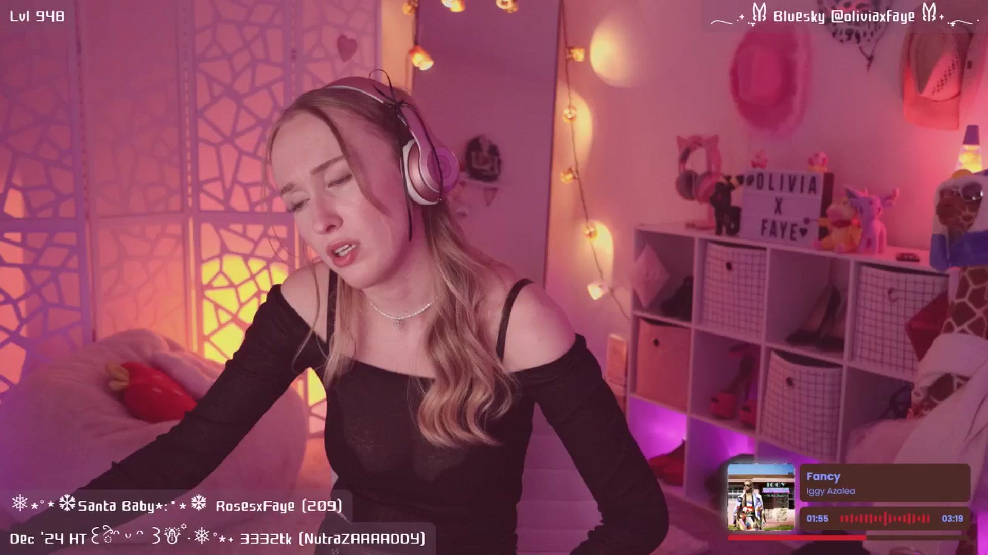 Gallery image thumbnail from OliviaxFaye's myfreecams stream on, 12/14/2024, 07:49 image 6 of 20