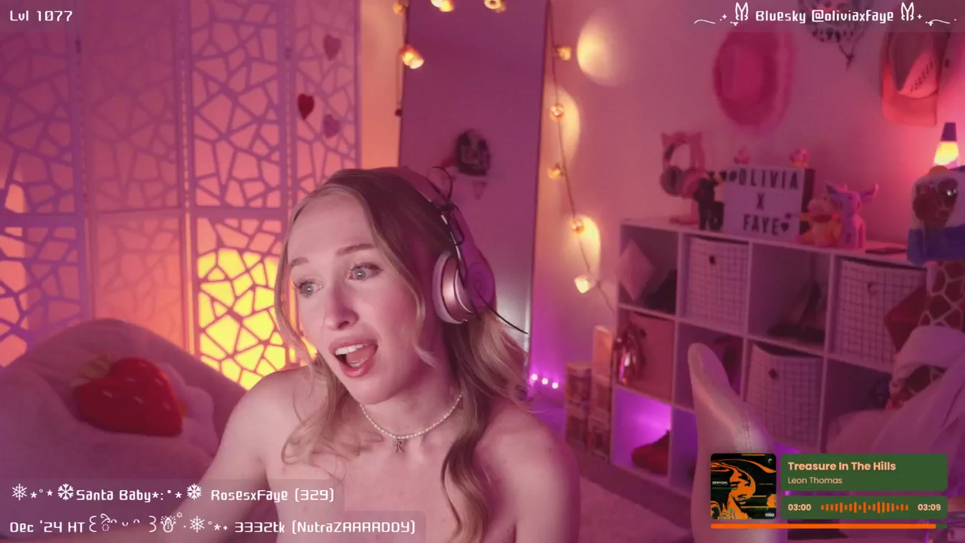 Gallery image thumbnail from OliviaxFaye's myfreecams stream on, 12/17/2024, 06:22 image 11 of 20