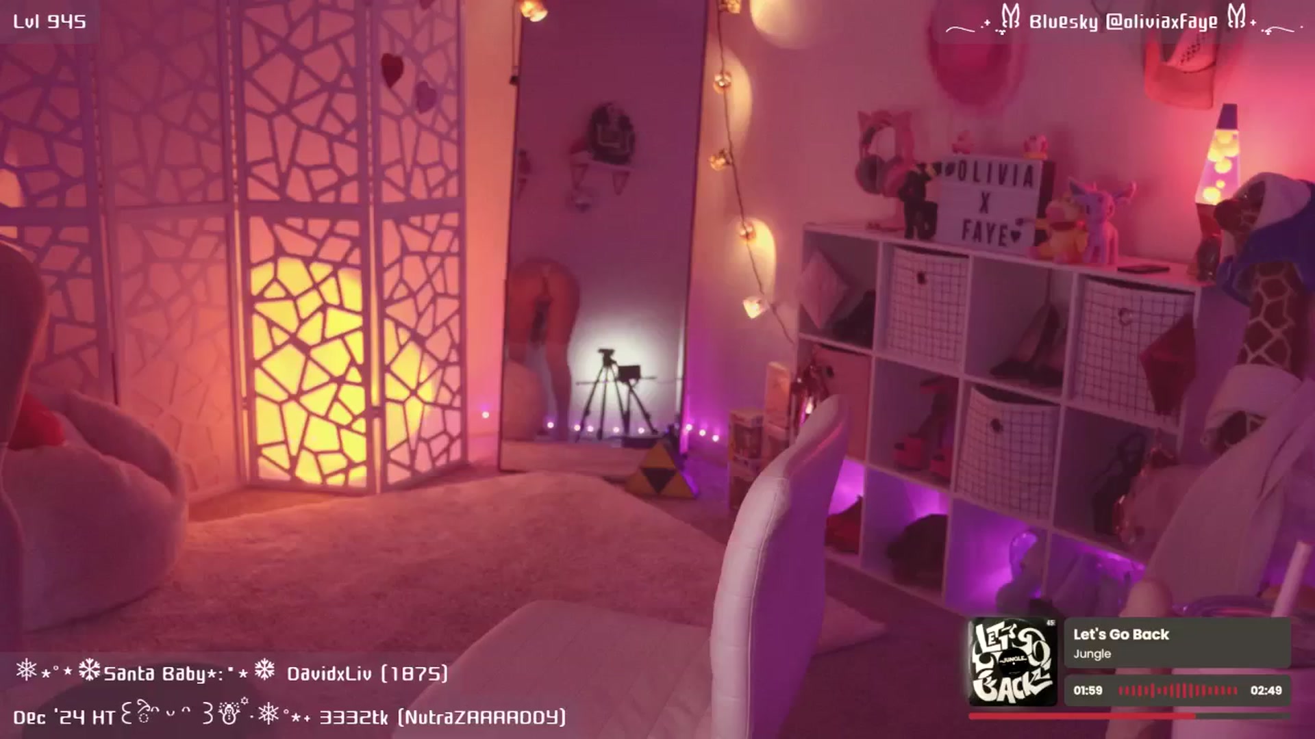 Gallery image thumbnail from OliviaxFaye's myfreecams stream on, 12/17/2024, 07:32 image 14 of 20