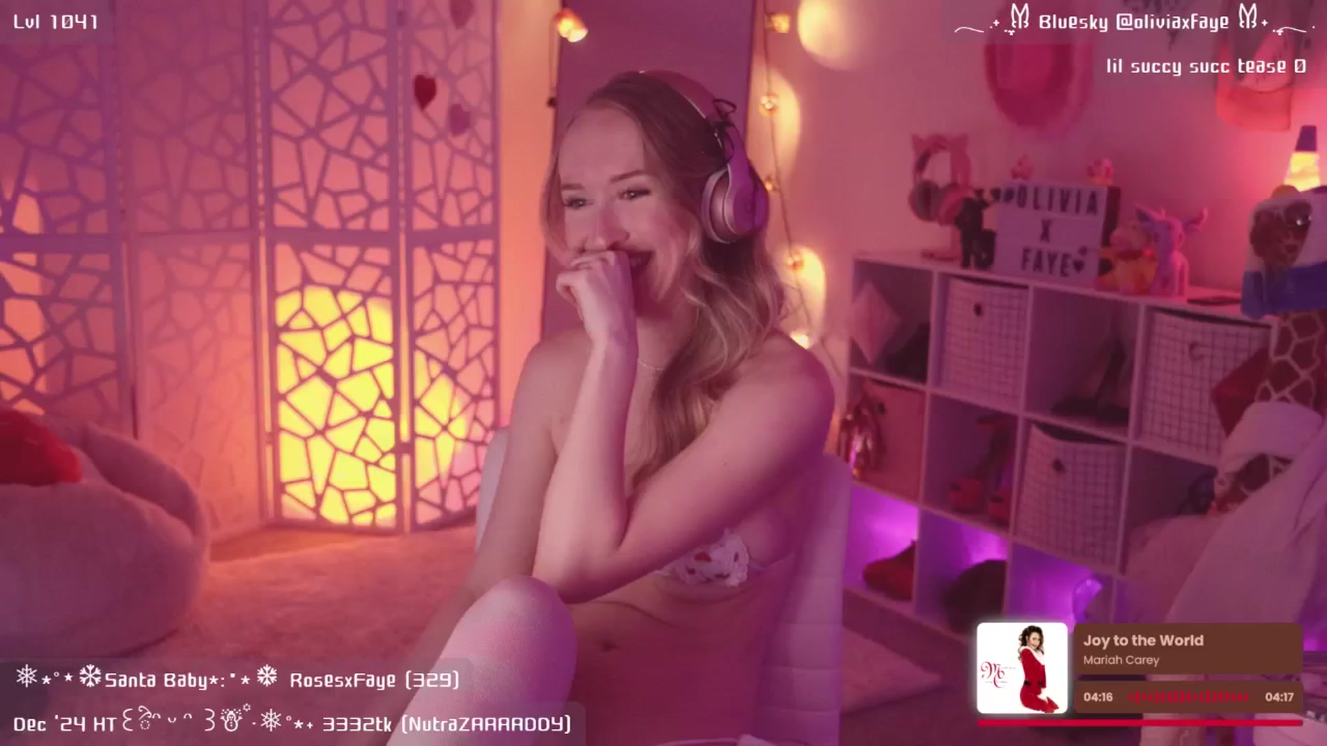 Gallery image thumbnail from OliviaxFaye's myfreecams stream on, 12/17/2024, 07:32 image 3 of 20