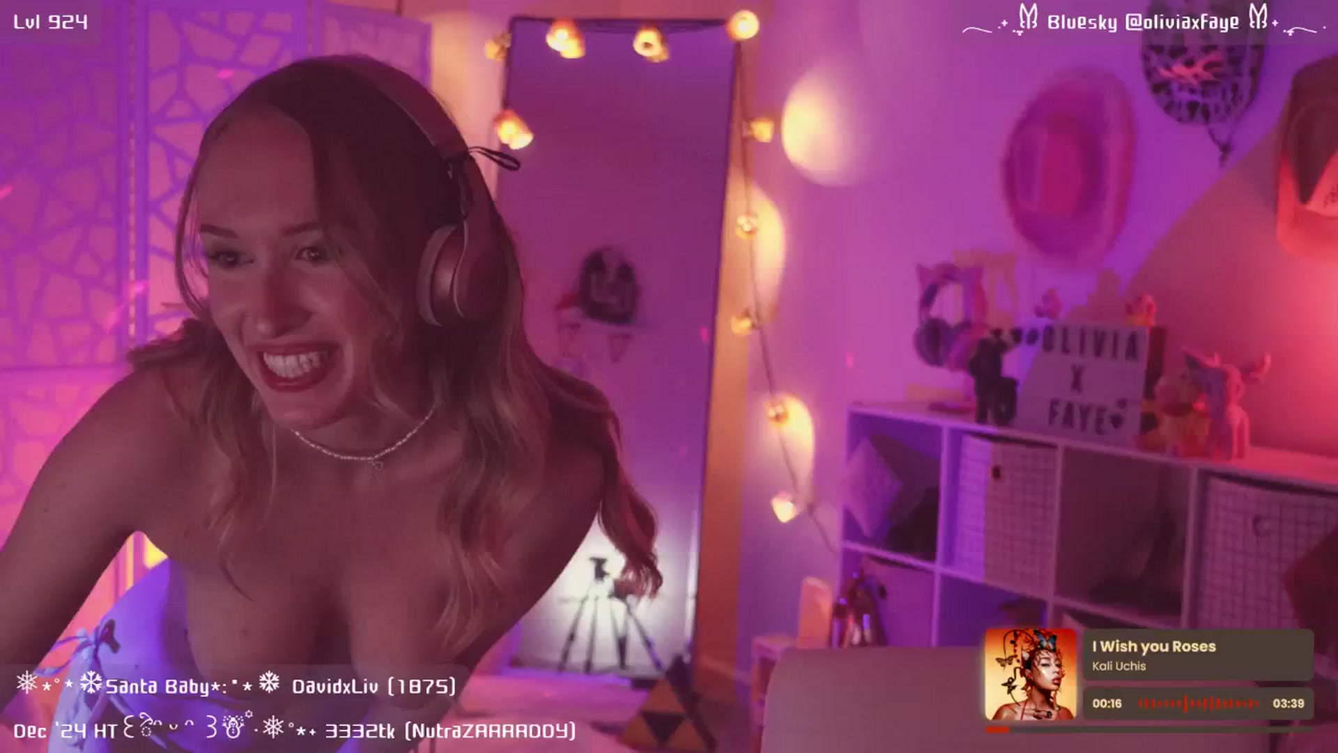 Gallery image thumbnail from OliviaxFaye's myfreecams stream on, 12/17/2024, 07:32 image 19 of 20