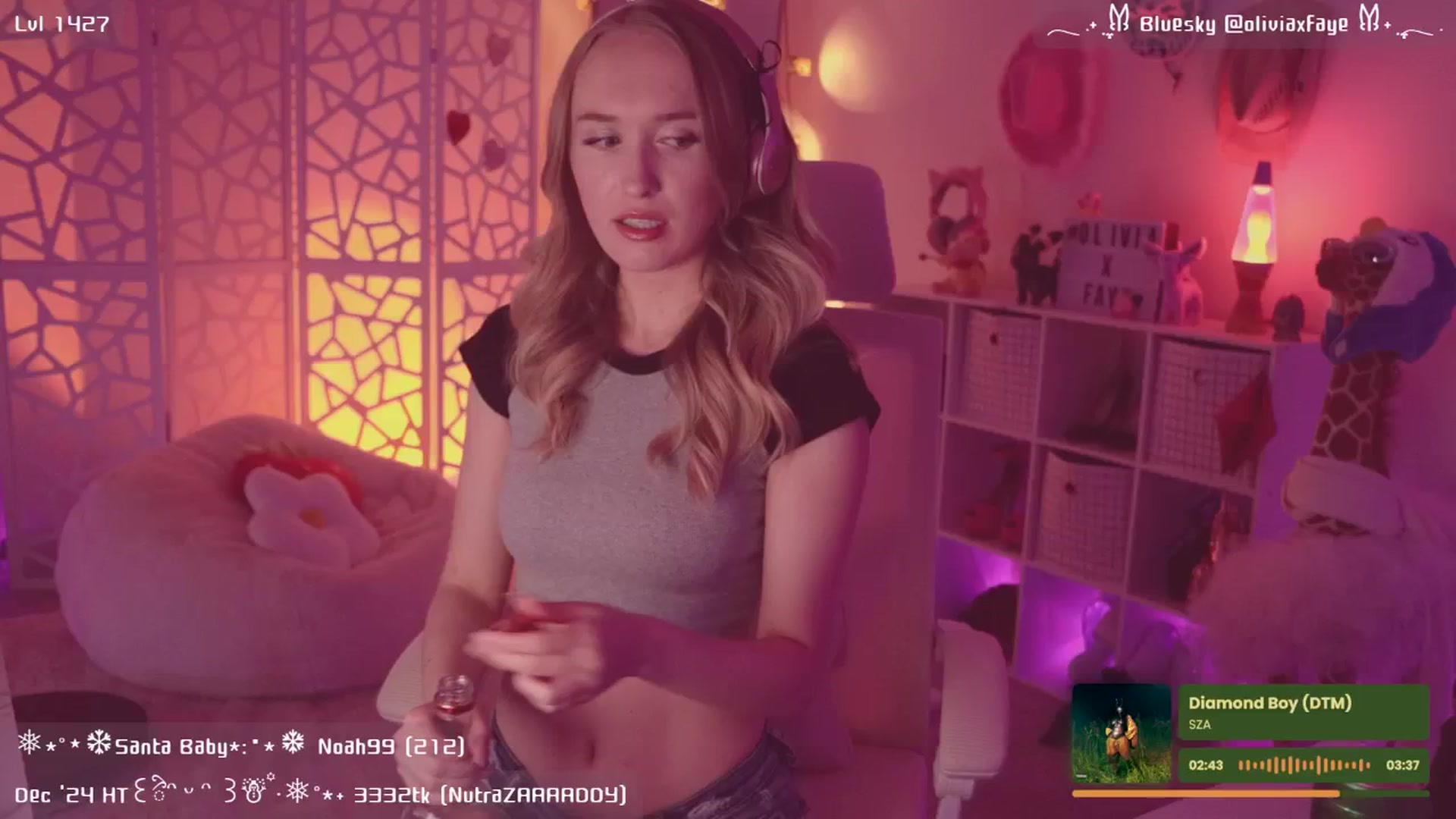 Gallery image thumbnail from OliviaxFaye's myfreecams stream on, 12/28/2024, 04:47 image 15 of 20
