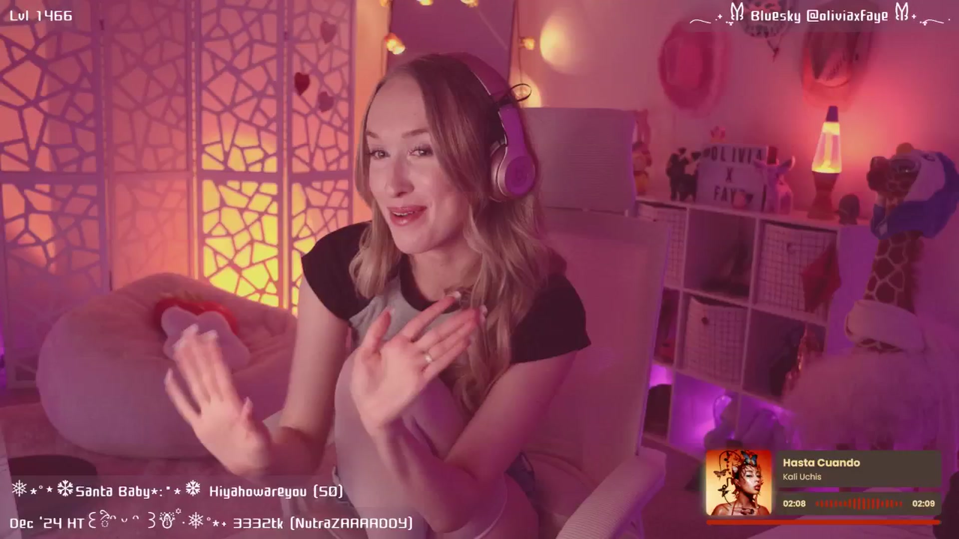 Gallery image thumbnail from OliviaxFaye's myfreecams stream on, 12/28/2024, 04:47 image 3 of 20