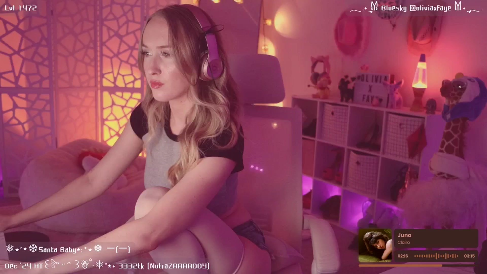 Gallery image thumbnail from OliviaxFaye's myfreecams stream on, 12/28/2024, 04:47 image 1 of 20