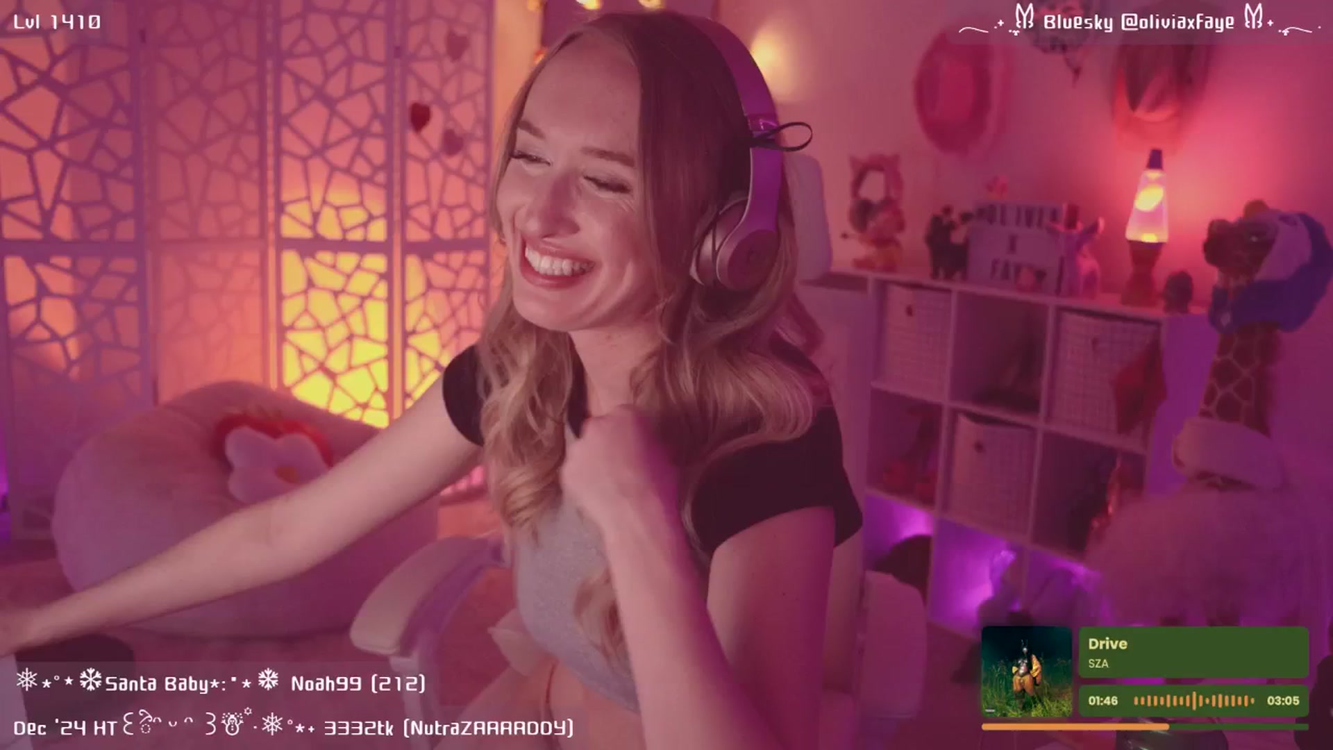 Gallery image thumbnail from OliviaxFaye's myfreecams stream on, 12/28/2024, 05:40 image 1 of 20