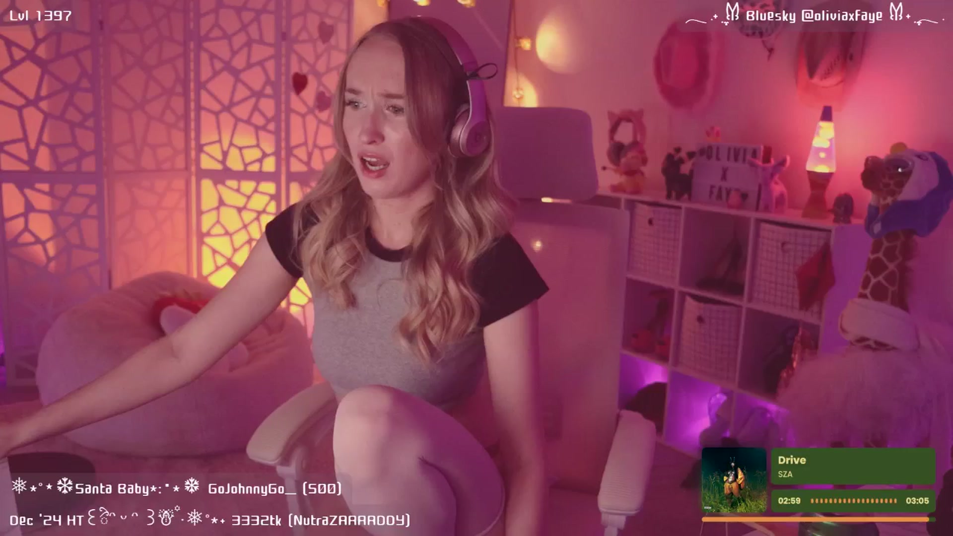 Gallery image thumbnail from OliviaxFaye's myfreecams stream on, 12/28/2024, 05:40 image 2 of 20