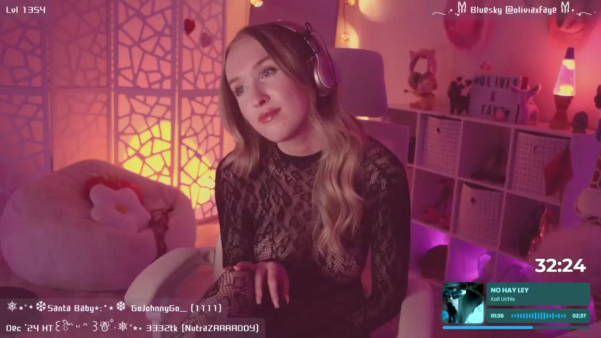 Gallery image thumbnail from OliviaxFaye's myfreecams stream on, 12/28/2024, 07:35 image 11 of 20
