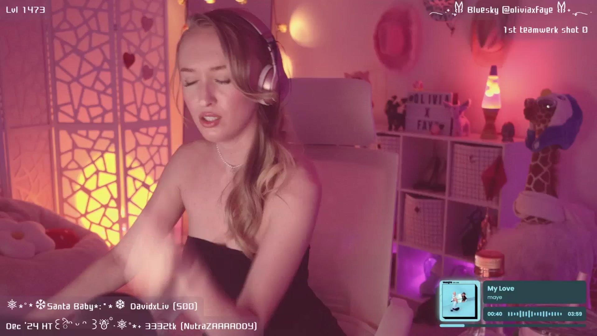 Gallery image thumbnail from OliviaxFaye's myfreecams stream on, 12/31/2024, 05:29 image 16 of 20