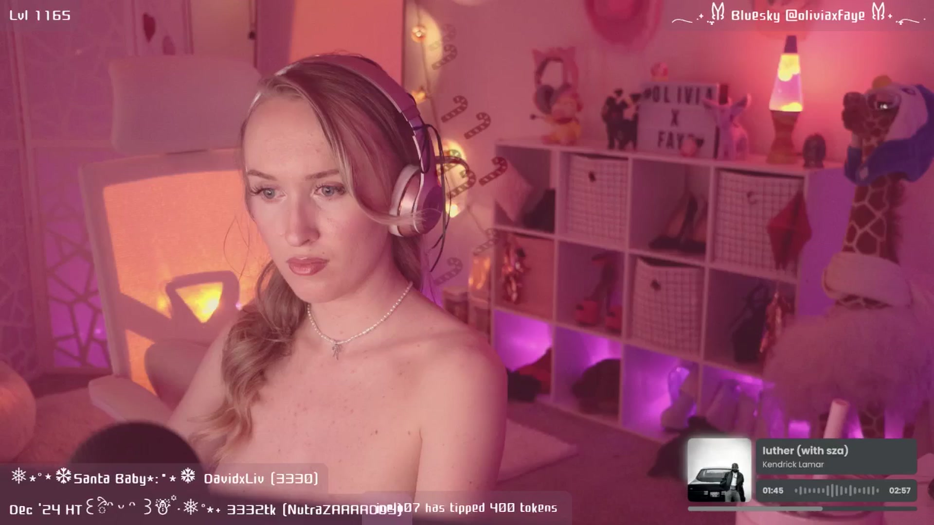 Gallery image thumbnail from OliviaxFaye's myfreecams stream on, 12/31/2024, 08:12 image 17 of 20