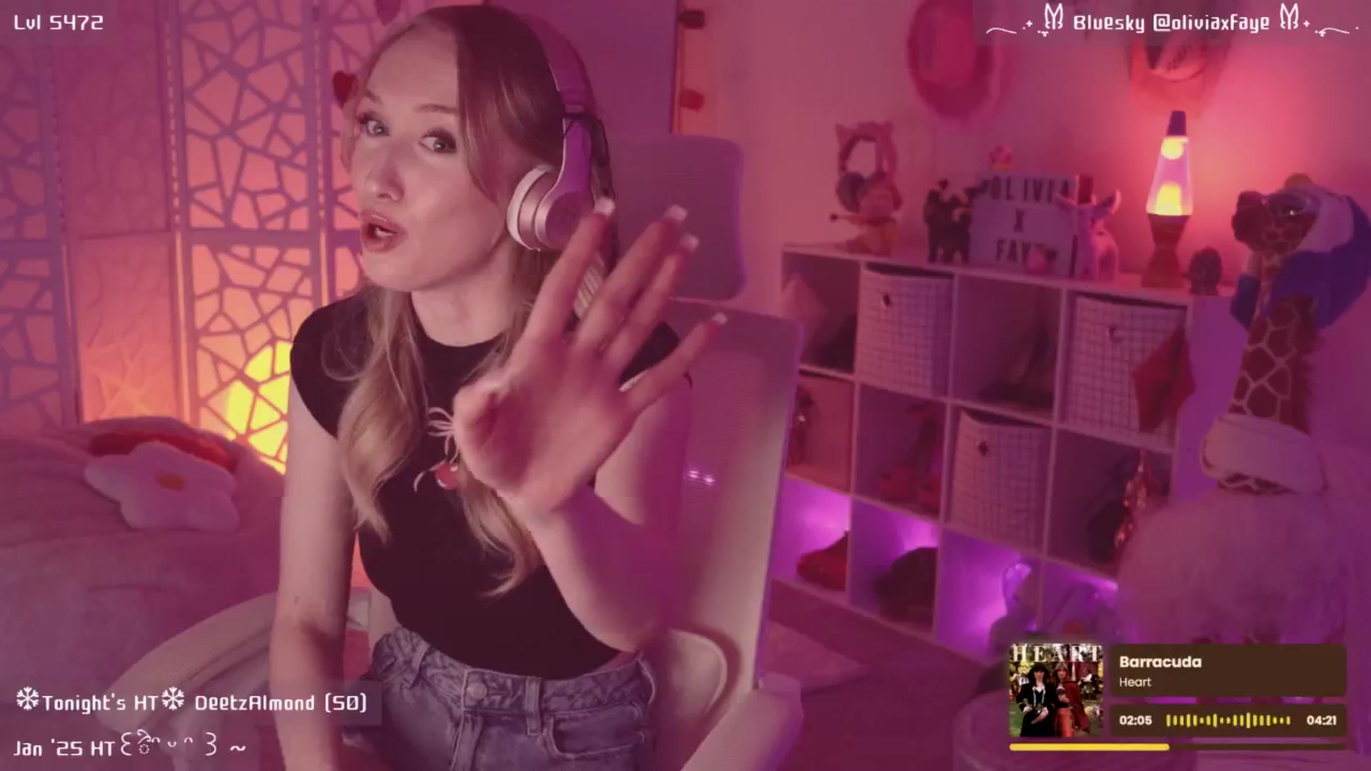Gallery image thumbnail from OliviaxFaye's myfreecams stream on, 01/05/2025, 06:06 image 5 of 20