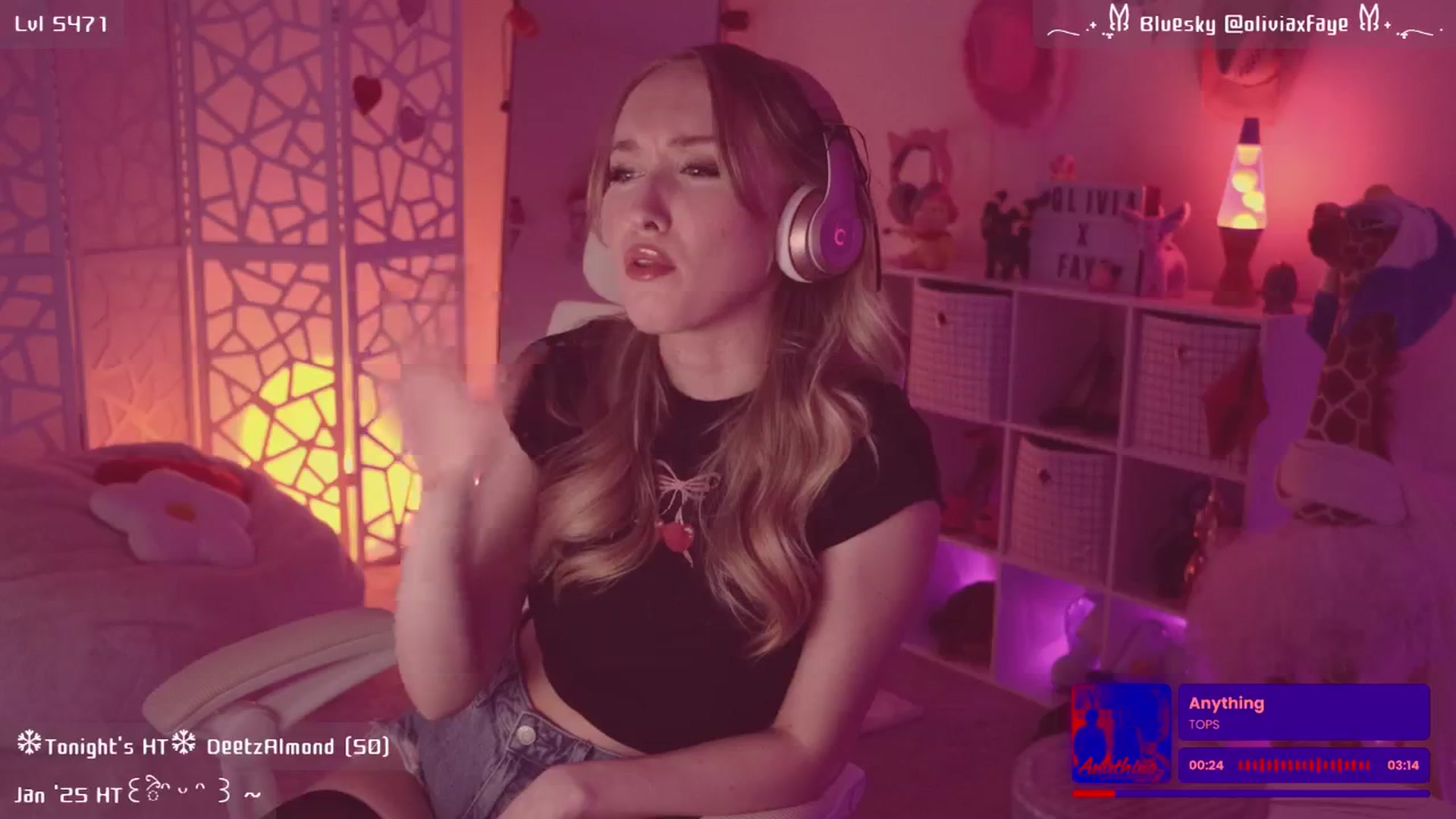 Gallery image thumbnail from OliviaxFaye's myfreecams stream on, 01/05/2025, 06:06 image 4 of 20