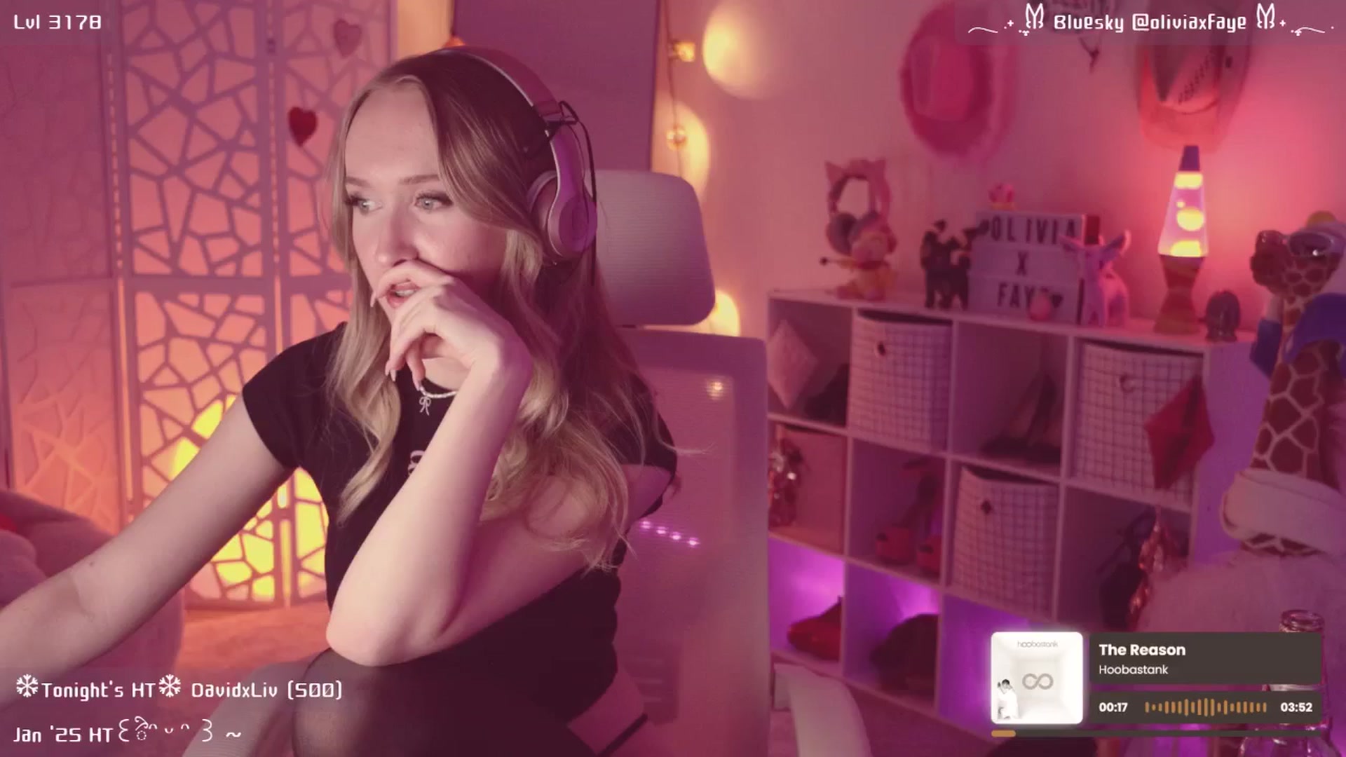Gallery image thumbnail from OliviaxFaye's myfreecams stream on, 01/05/2025, 06:06 image 12 of 20
