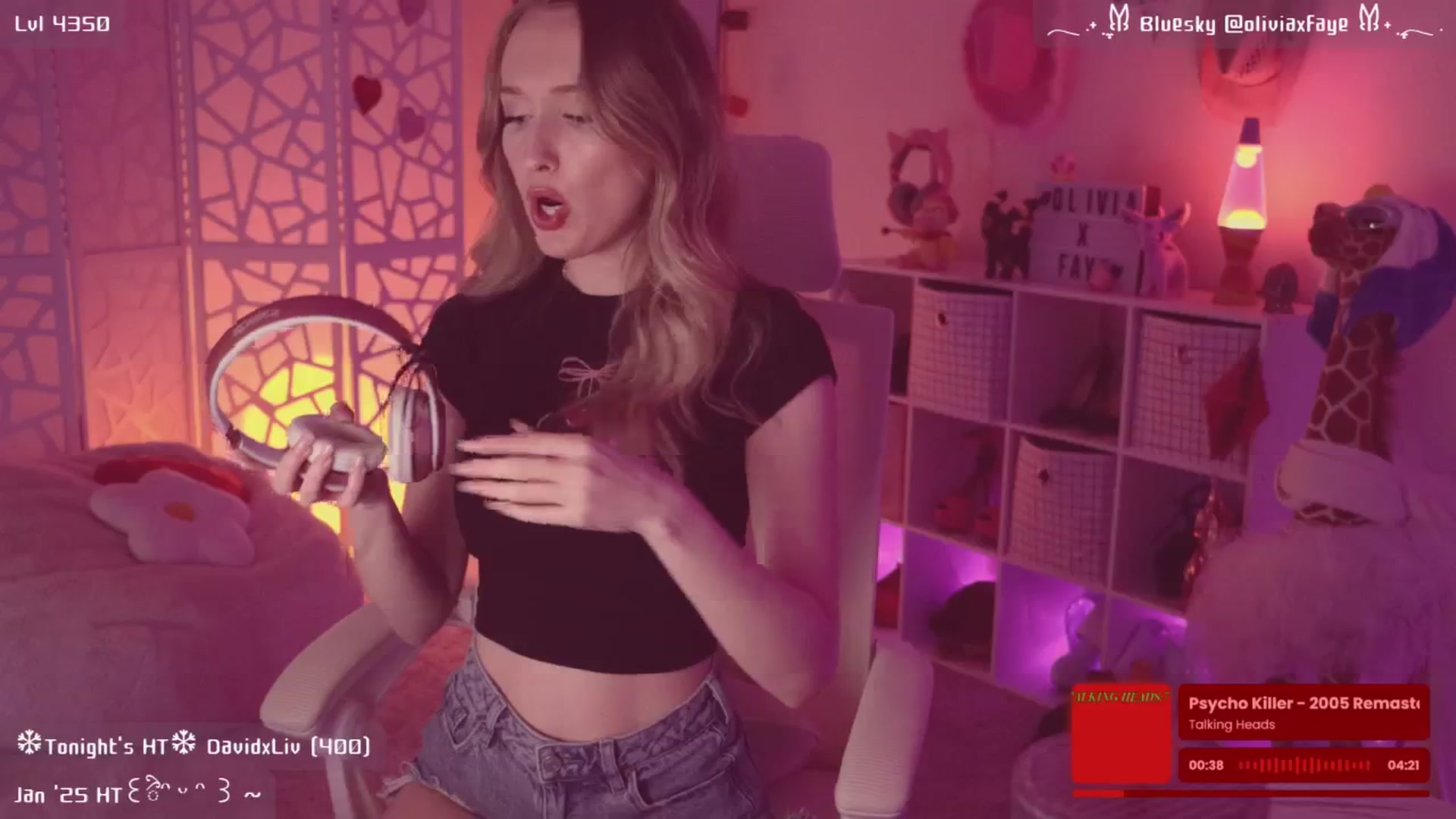 Gallery image thumbnail from OliviaxFaye's myfreecams stream on, 01/05/2025, 06:06 image 8 of 20