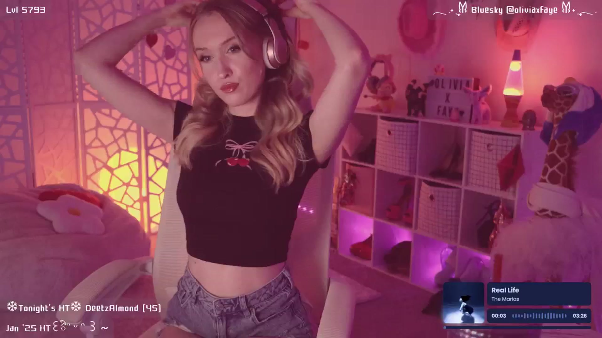 Gallery image thumbnail from OliviaxFaye's myfreecams stream on, 01/05/2025, 06:06 image 2 of 20