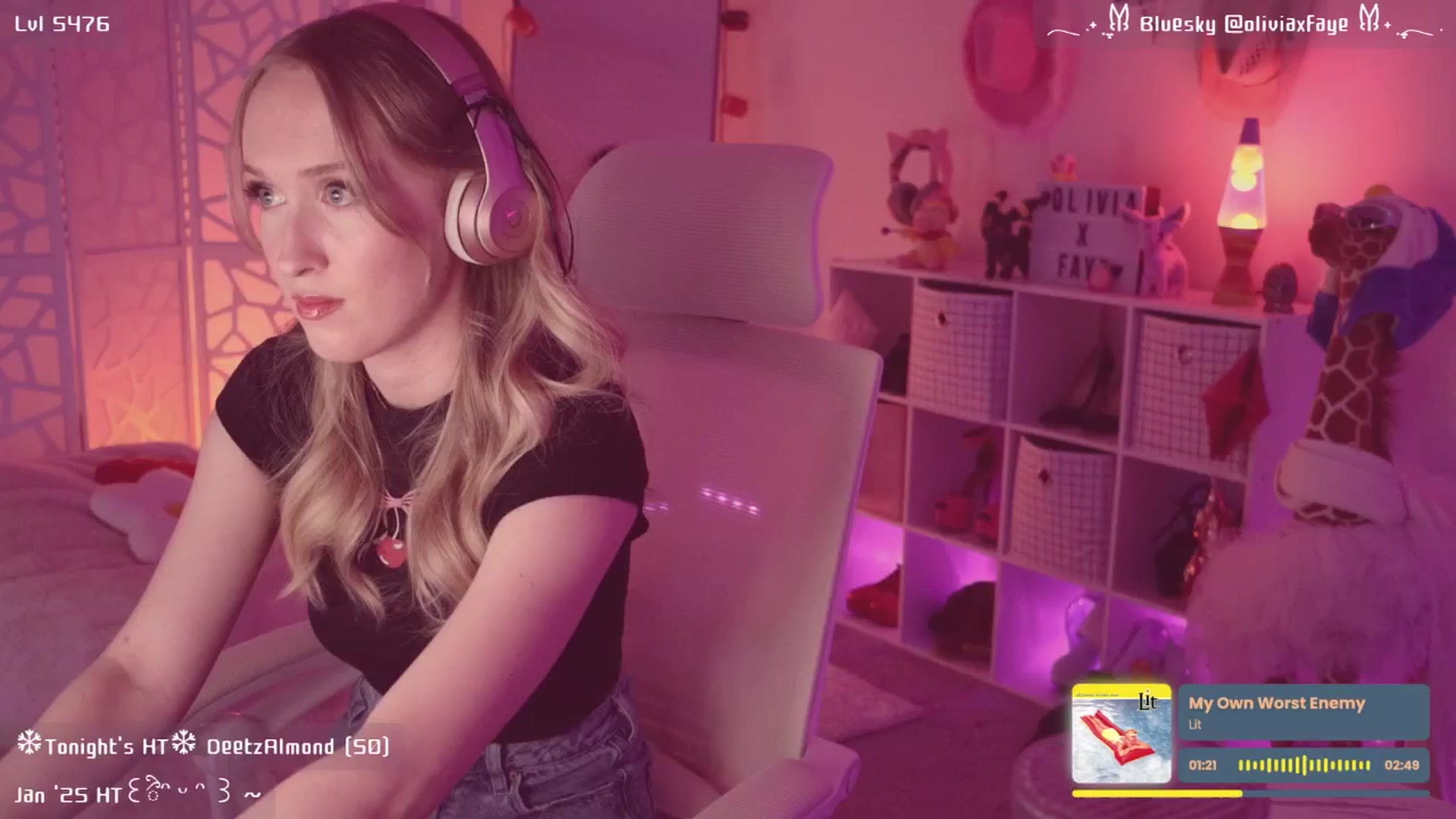 Gallery image thumbnail from OliviaxFaye's myfreecams stream on, 01/05/2025, 06:06 image 6 of 20