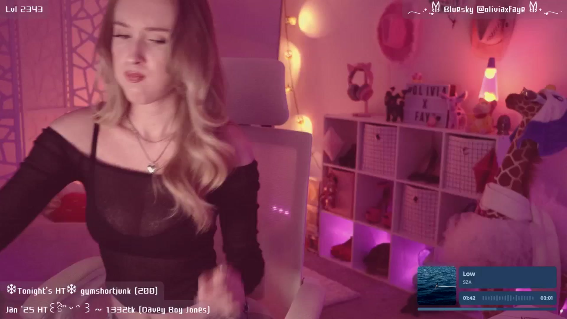Gallery image thumbnail from OliviaxFaye's myfreecams stream on, 01/09/2025, 04:12 image 17 of 20