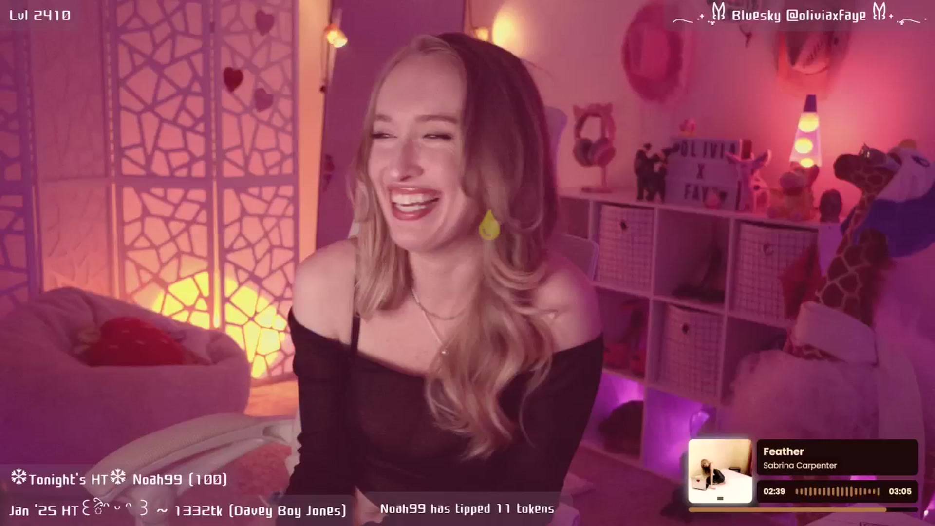 Gallery image thumbnail from OliviaxFaye's myfreecams stream on, 01/09/2025, 04:12 image 6 of 20