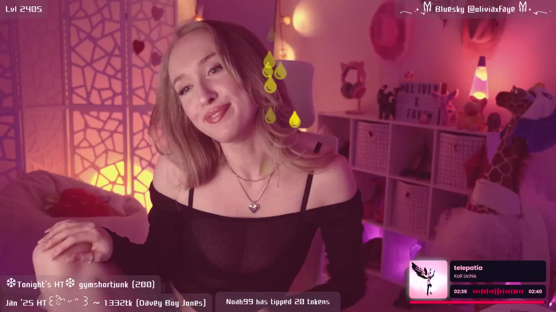 Gallery image thumbnail from OliviaxFaye's myfreecams stream on, 01/09/2025, 04:12 image 15 of 20