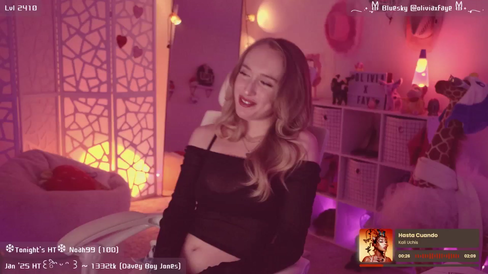 Gallery image thumbnail from OliviaxFaye's myfreecams stream on, 01/09/2025, 04:12 image 7 of 20
