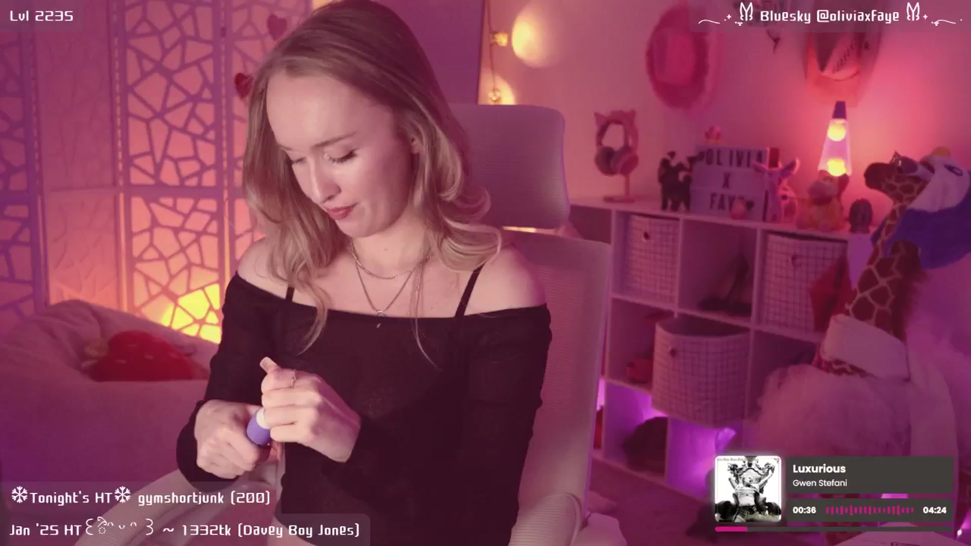 Gallery image thumbnail from OliviaxFaye's myfreecams stream on, 01/09/2025, 05:11 image 11 of 20