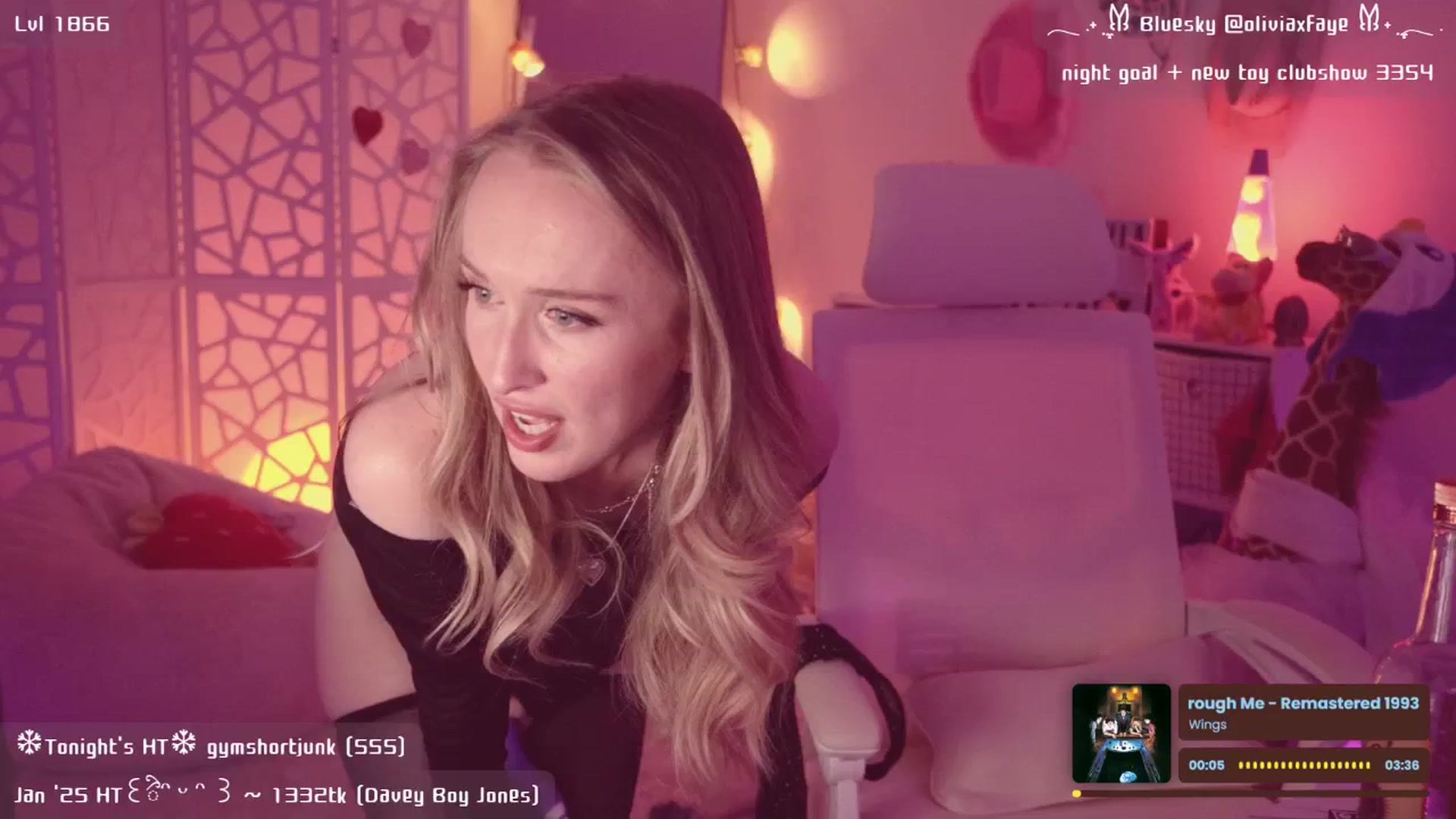 Gallery image thumbnail from OliviaxFaye's myfreecams stream on, 01/09/2025, 06:24 image 4 of 20