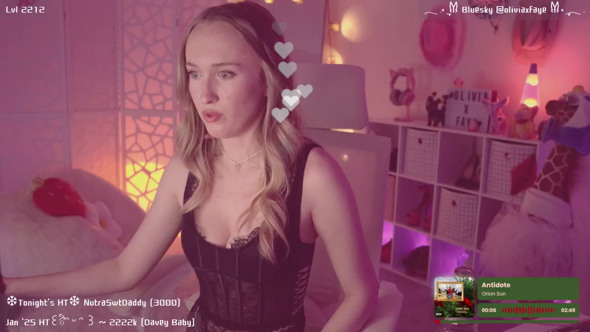 Gallery image thumbnail from OliviaxFaye's myfreecams stream on, 01/25/2025, 05:41 image 15 of 20