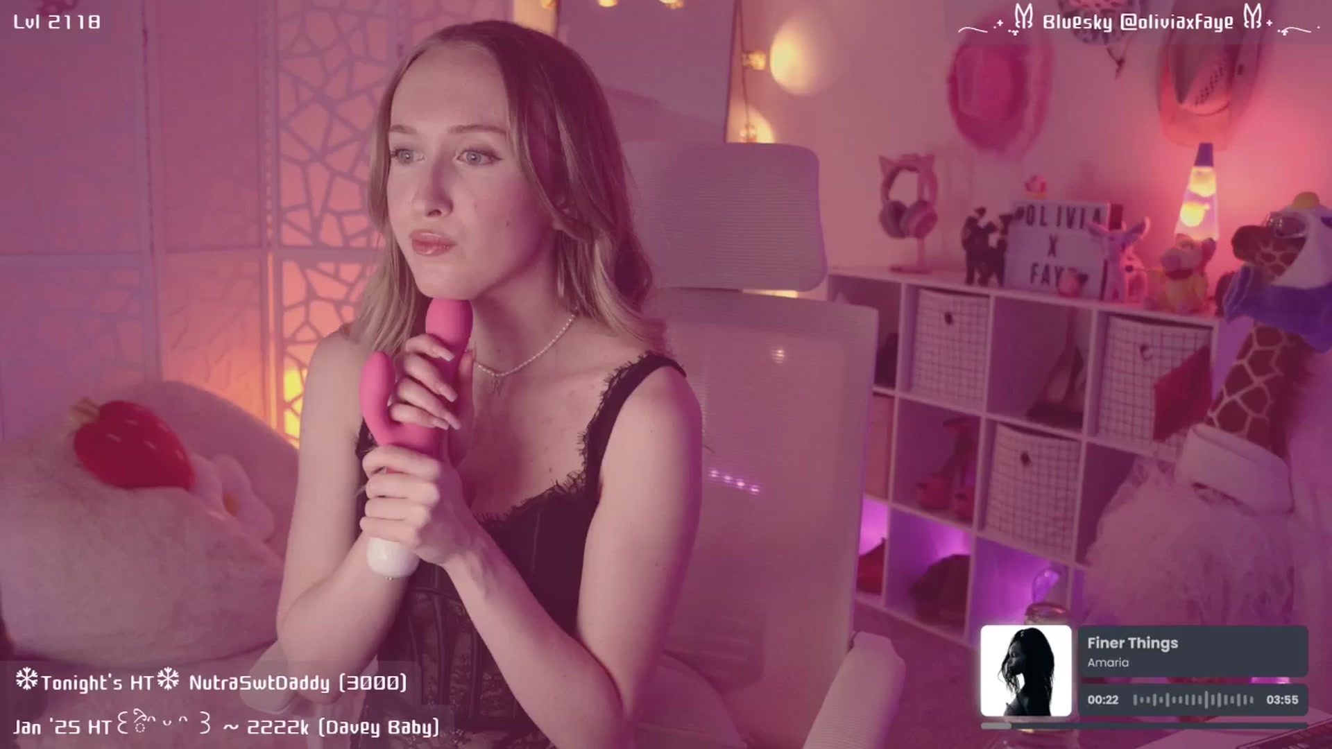Gallery image thumbnail from OliviaxFaye's myfreecams stream on, 01/25/2025, 05:41 image 16 of 20