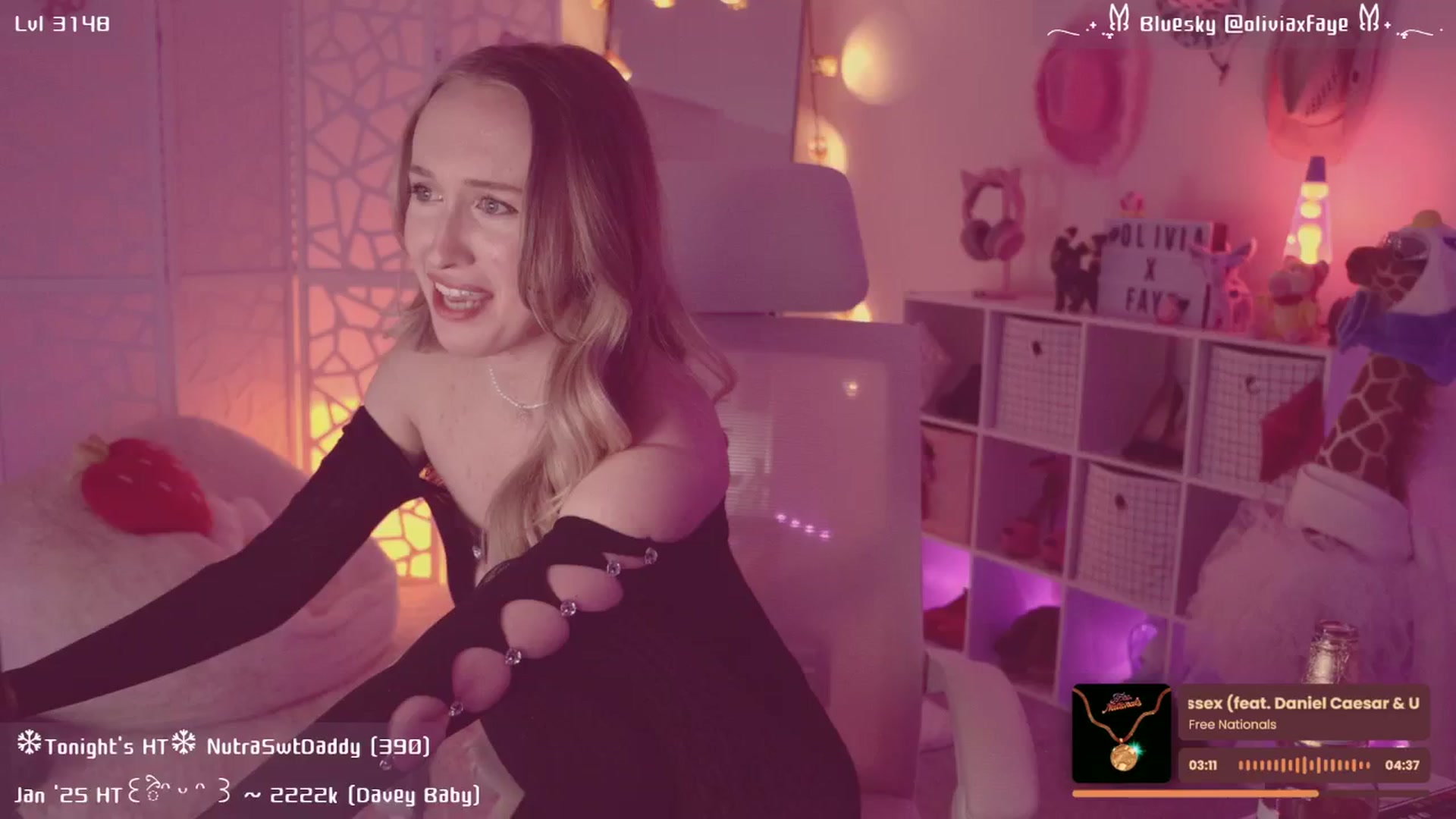 Gallery image thumbnail from OliviaxFaye's myfreecams stream on, 01/25/2025, 05:41 image 7 of 20