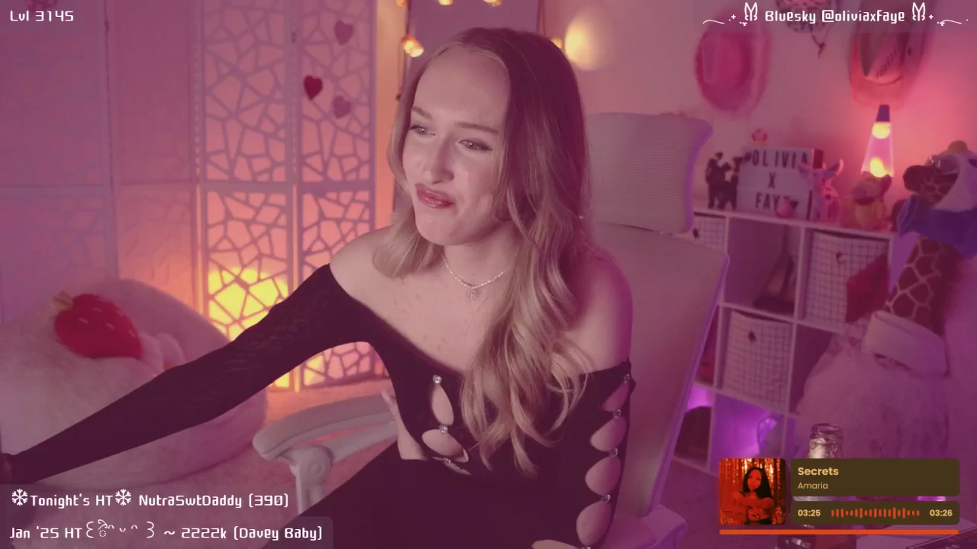 Gallery image thumbnail from OliviaxFaye's myfreecams stream on, 01/25/2025, 05:41 image 4 of 20