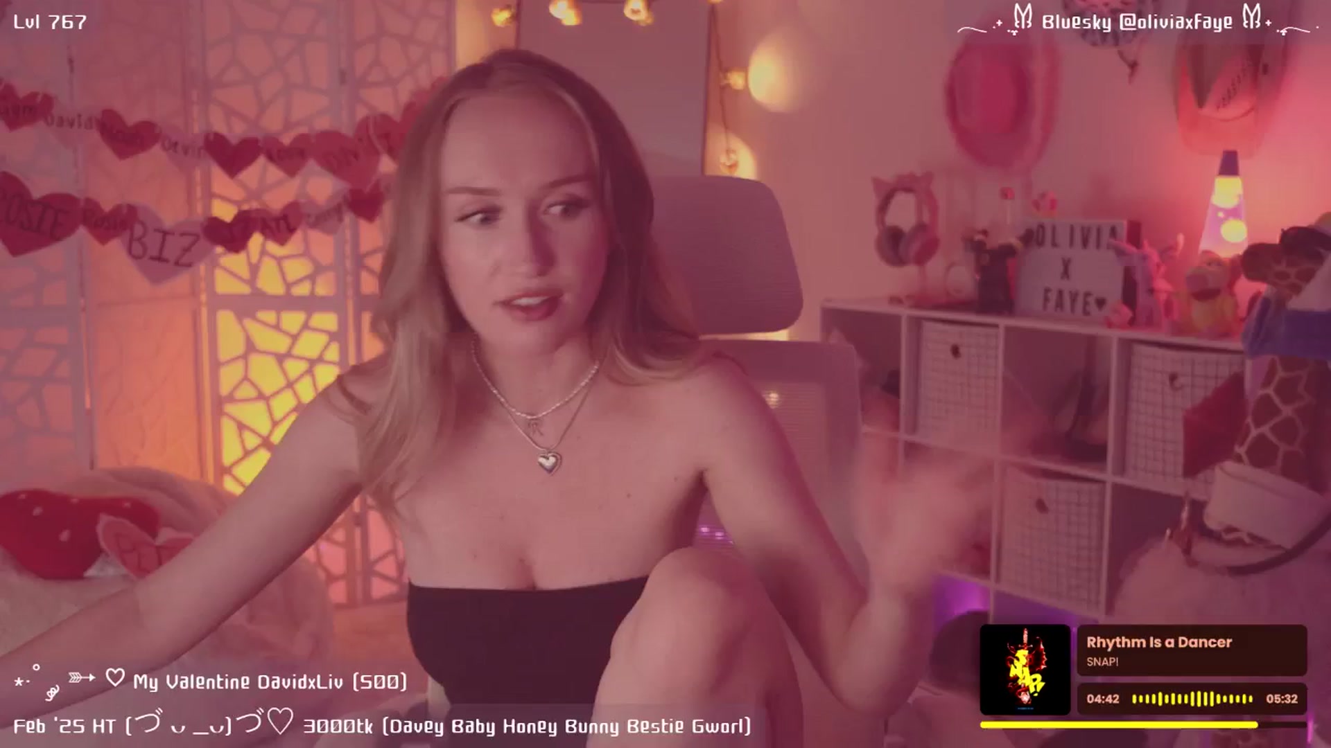 Gallery image thumbnail from OliviaxFaye's myfreecams stream on, 02/15/2025, 06:55 image 9 of 20