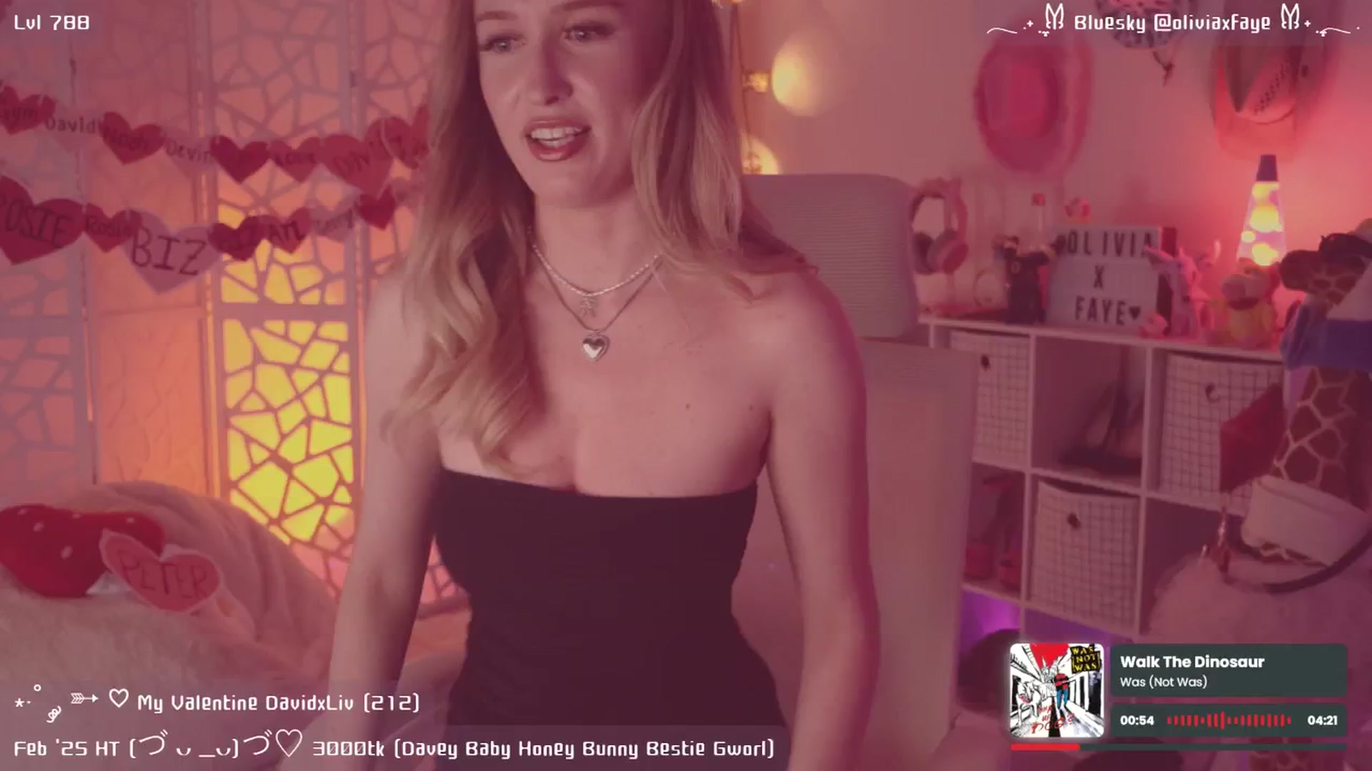 Gallery image thumbnail from OliviaxFaye's myfreecams stream on, 02/15/2025, 06:55 image 2 of 20