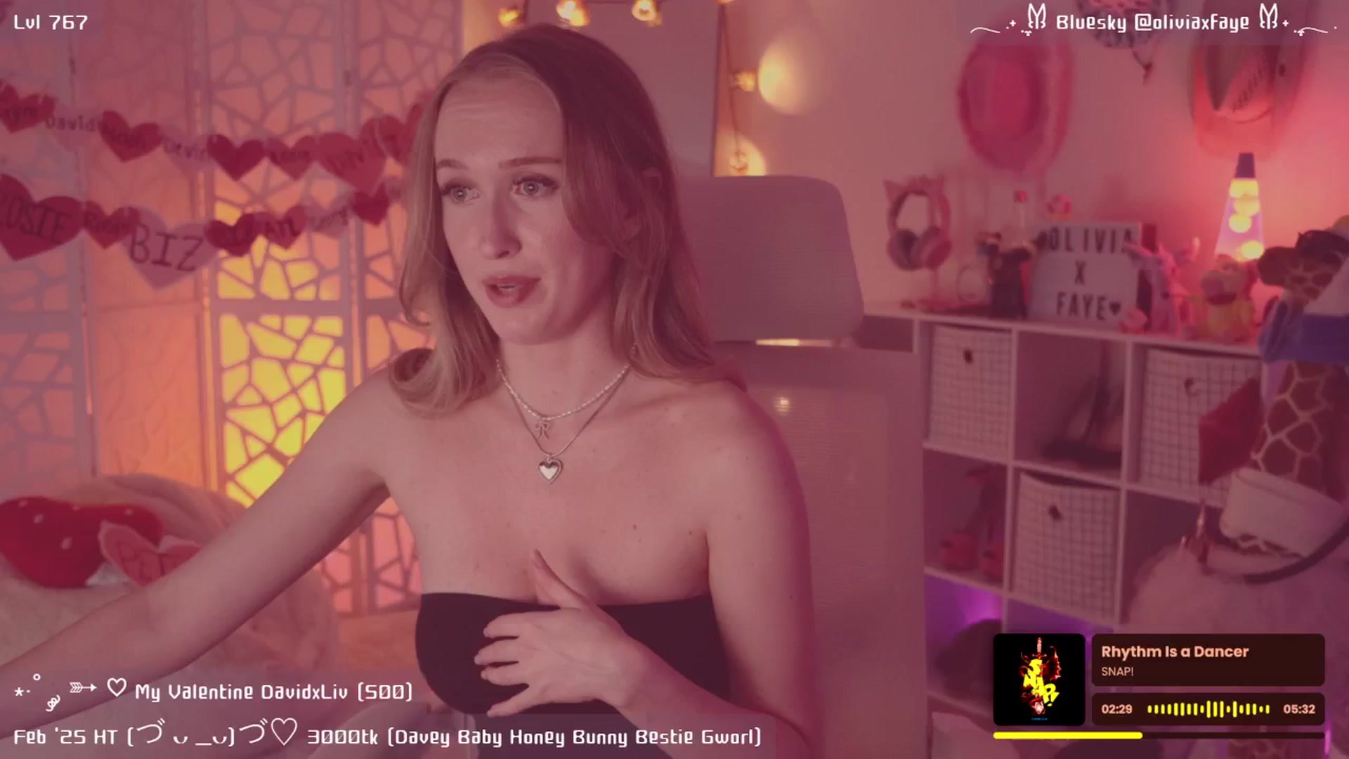 Gallery image thumbnail from OliviaxFaye's myfreecams stream on, 02/15/2025, 06:55 image 8 of 20