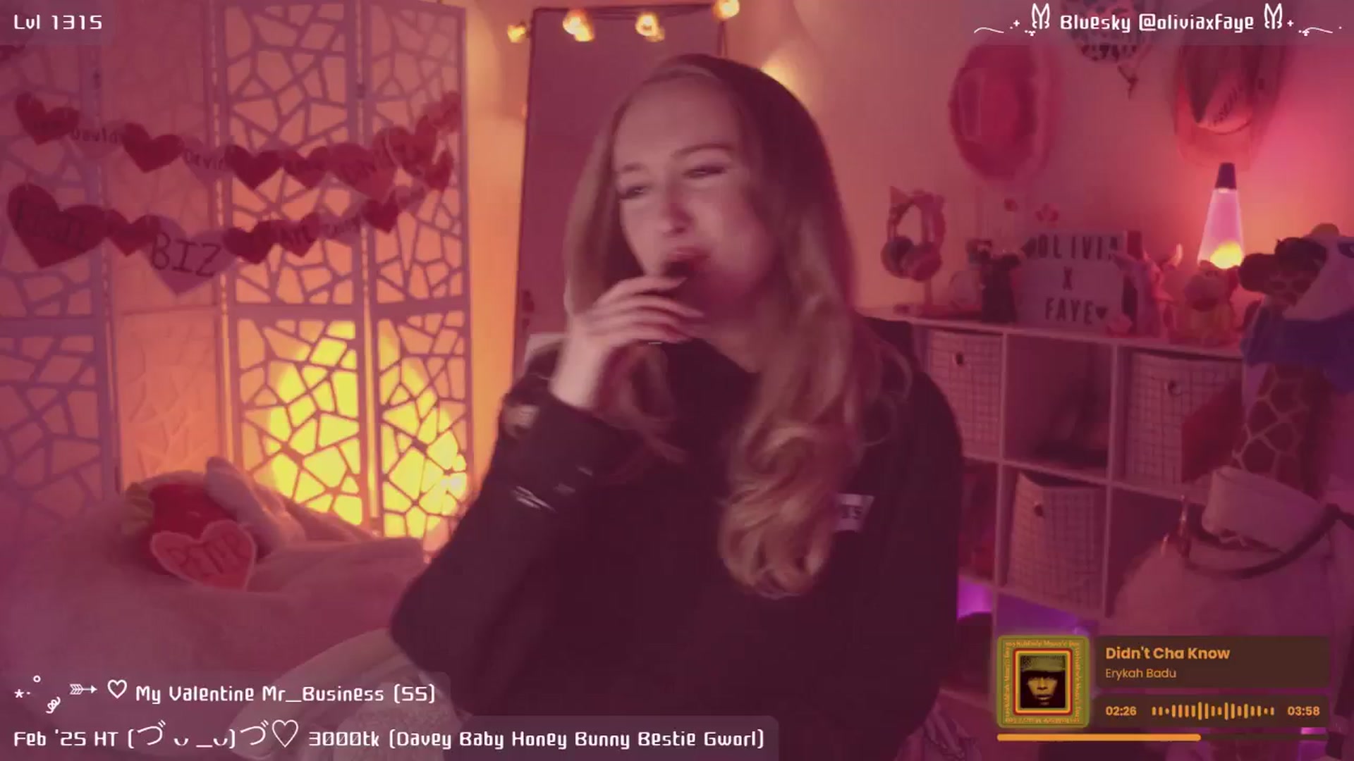 Gallery image thumbnail from OliviaxFaye's myfreecams stream on, 02/25/2025, 05:09 image 4 of 20