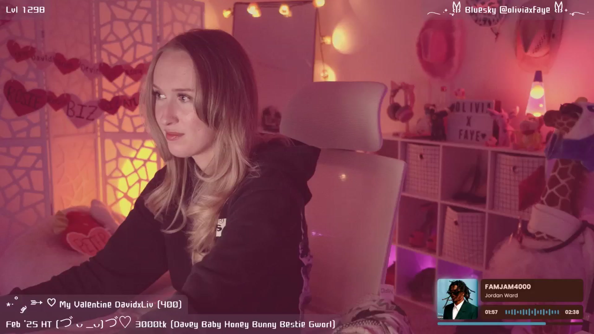 Gallery image thumbnail from OliviaxFaye's myfreecams stream on, 02/25/2025, 05:09 image 10 of 20