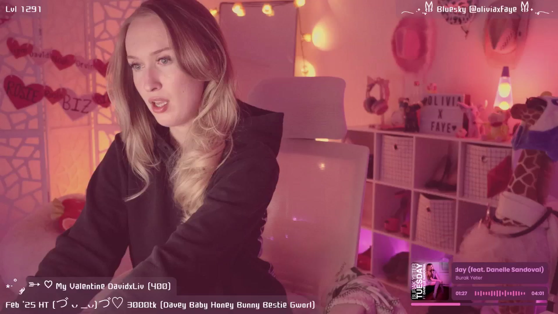 Gallery image thumbnail from OliviaxFaye's myfreecams stream on, 02/25/2025, 05:09 image 13 of 20