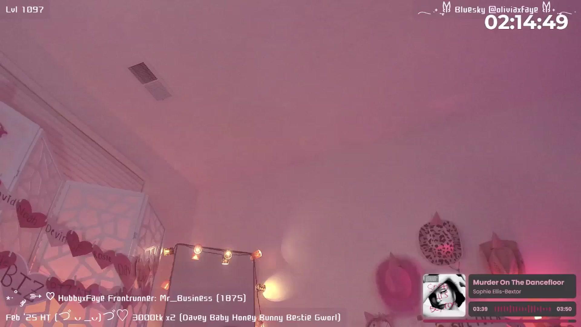 Gallery image thumbnail from OliviaxFaye's myfreecams stream on, 03/01/2025, 08:47 image 6 of 20