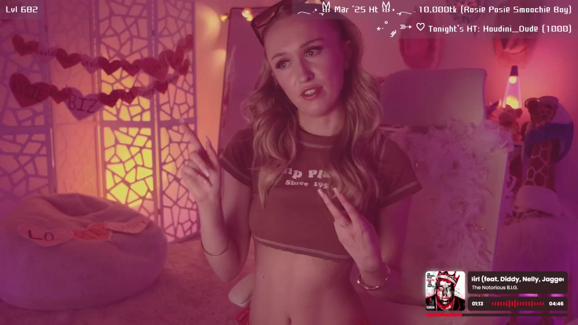 Gallery image thumbnail from OliviaxFaye's myfreecams stream on, 03/25/2025, 06:06 image 6 of 20